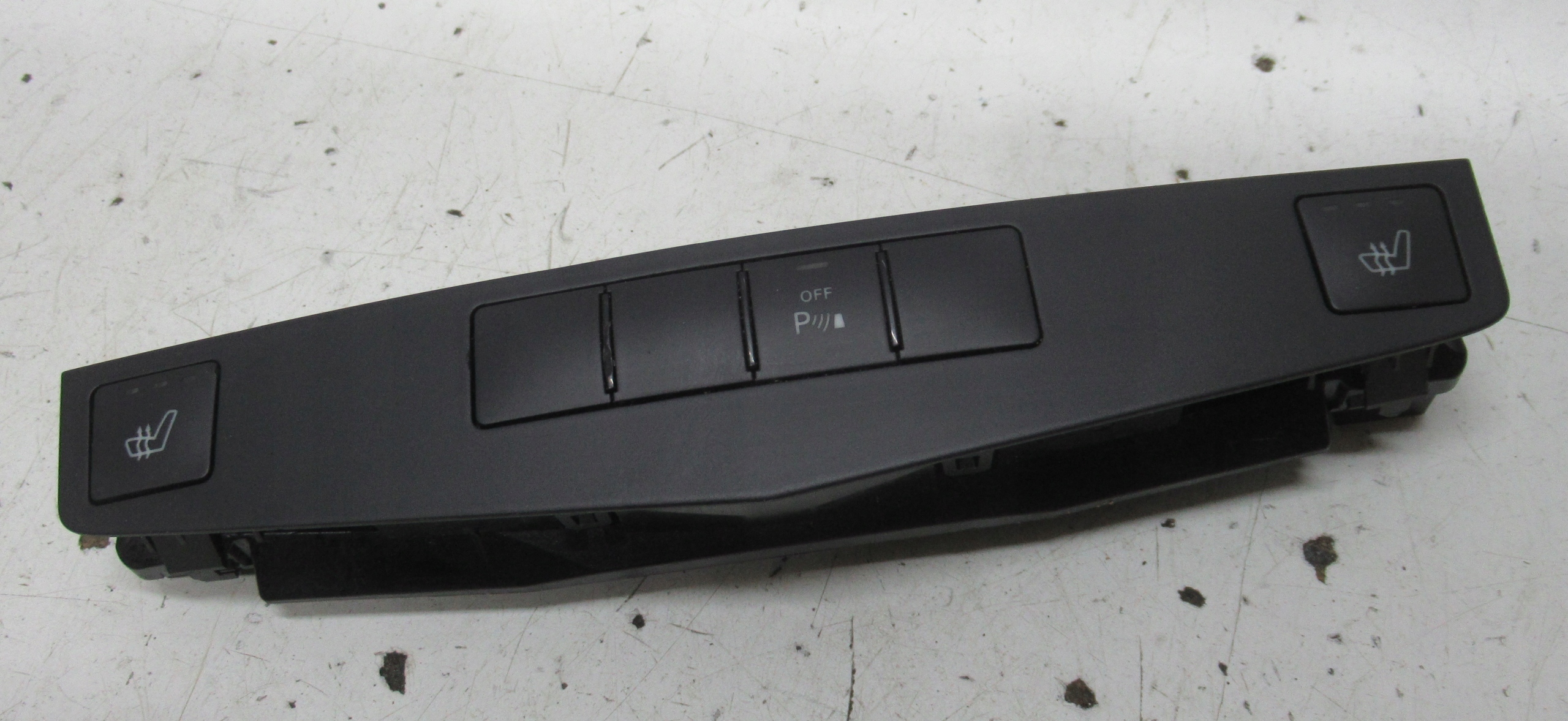 MERCEDES W204 PANEL vyhřívání PDC A2048704310