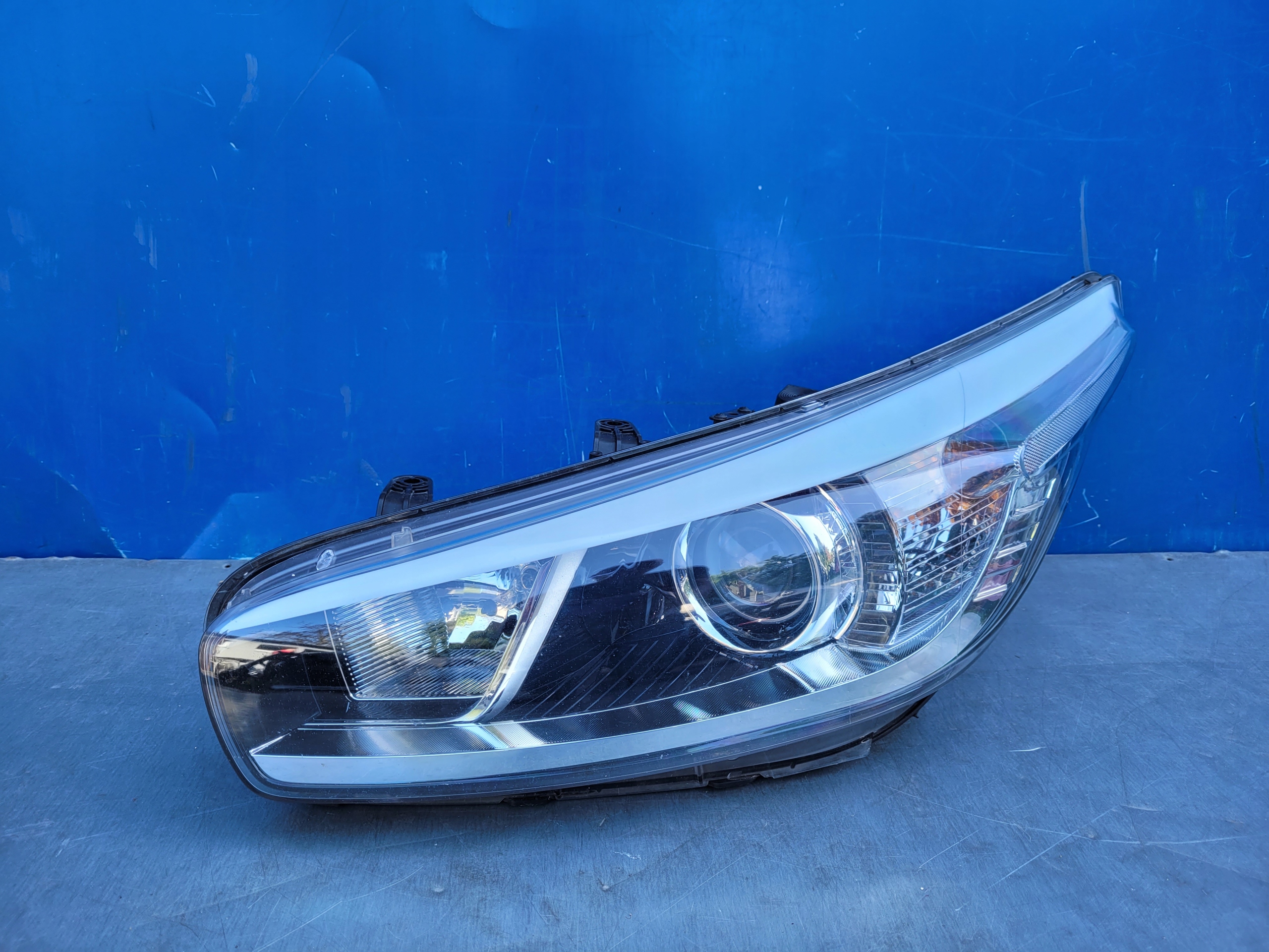ФАРА ПЕРЕД KIA CEED