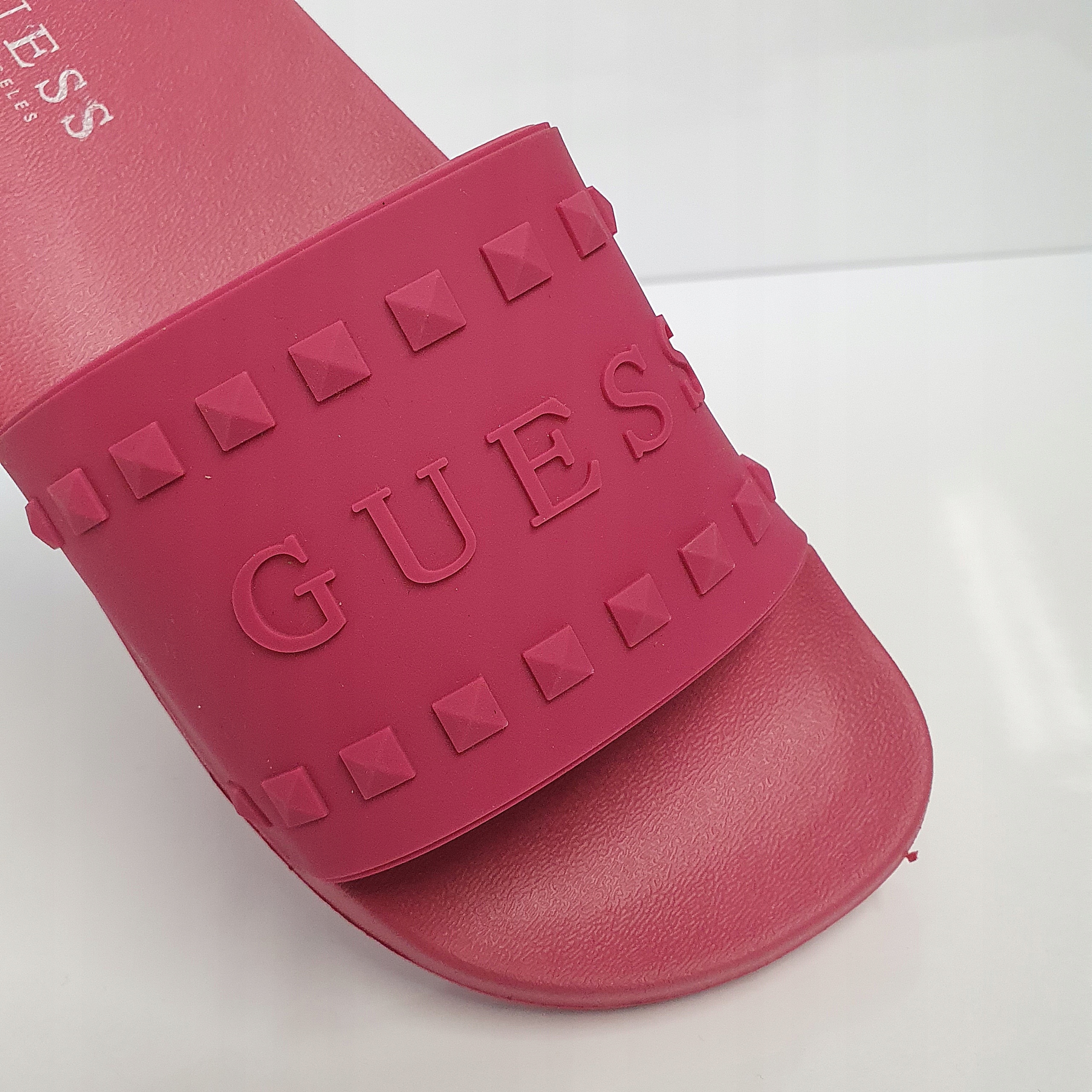 Klapki damskie Guess 36 Kolekcja KLAPKI DAMSKIE