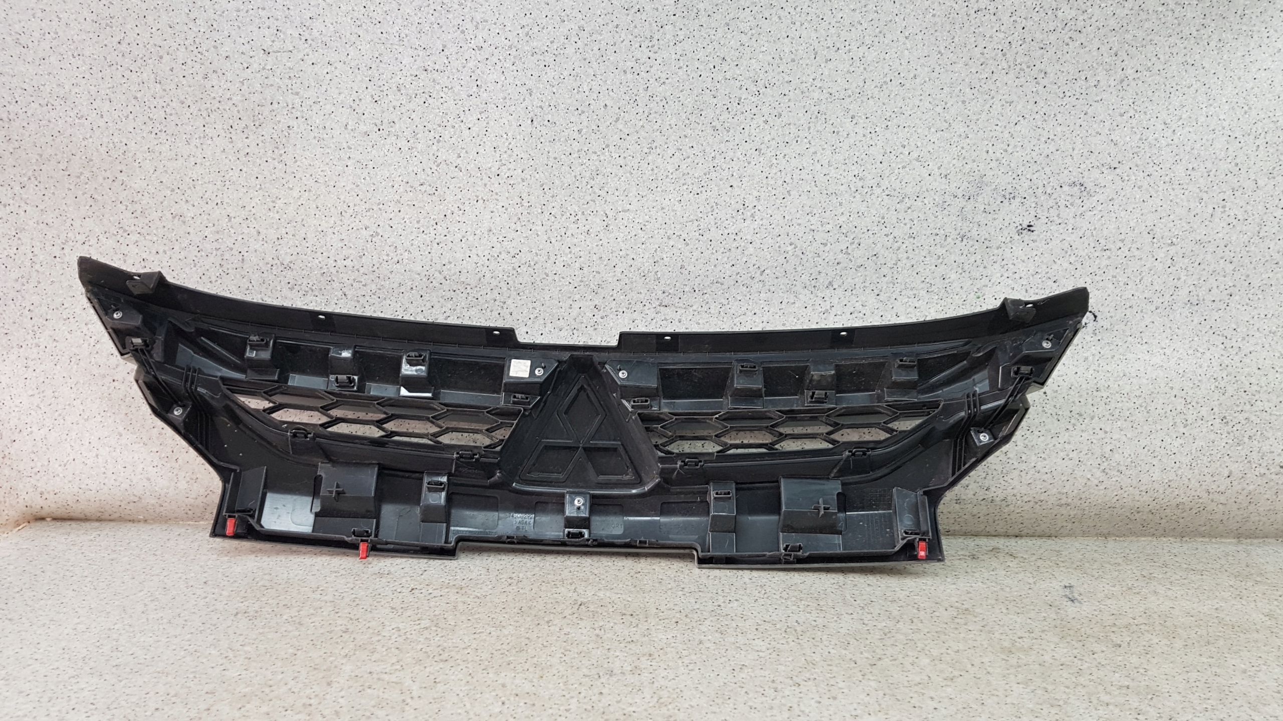 MITSUBISHI L200 V LIFT 2019 - maska nárazník předek 3626
