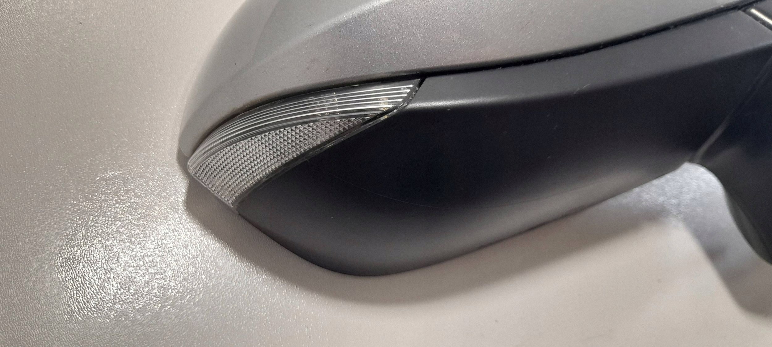 Toyota Corolla E21 mirror right 6-PIN 1L0 049749 (S289)