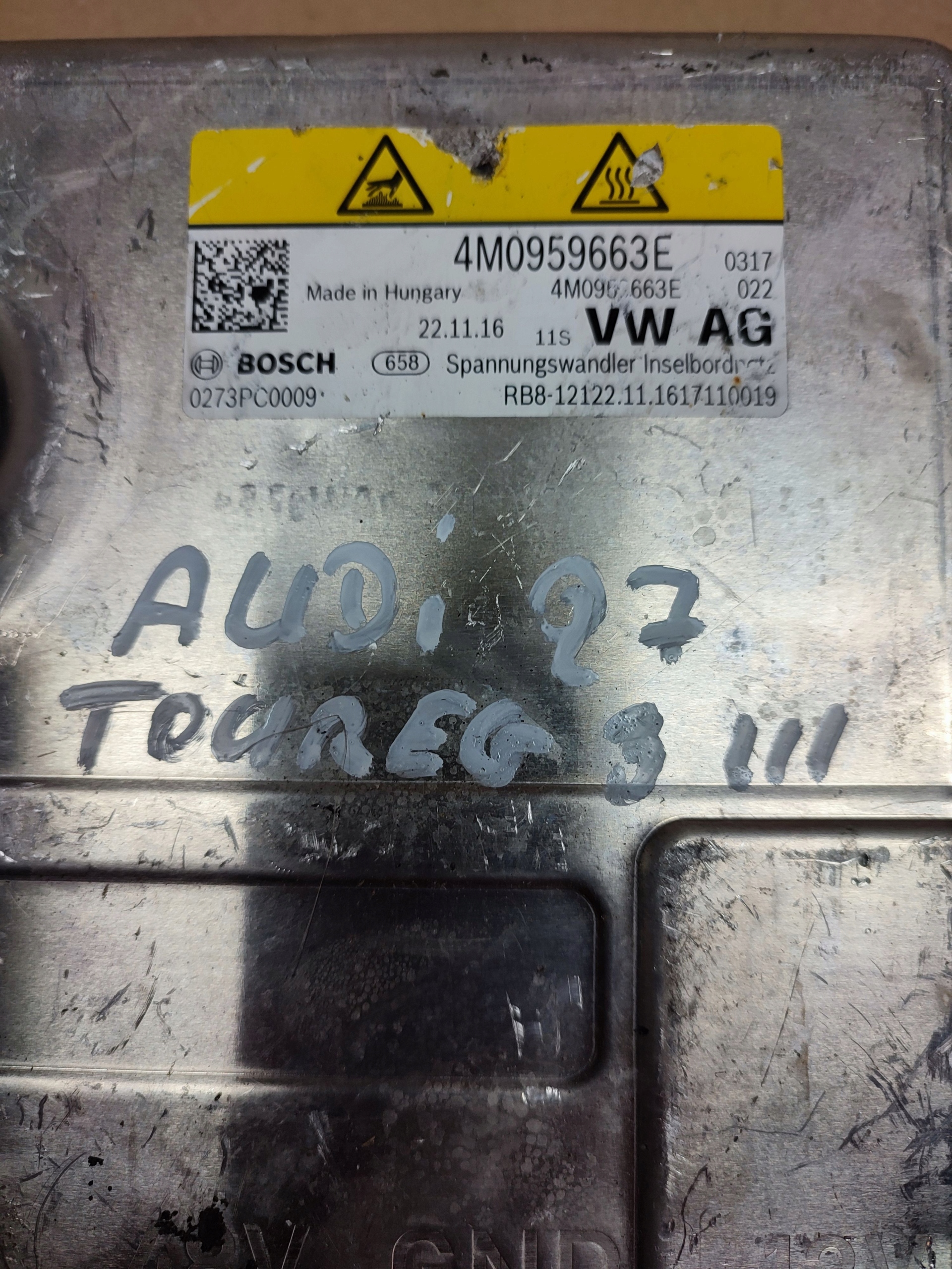 AUDI VW PRZETWORNICA NAPIECIA 4M0959663E Part number 4M0959663E