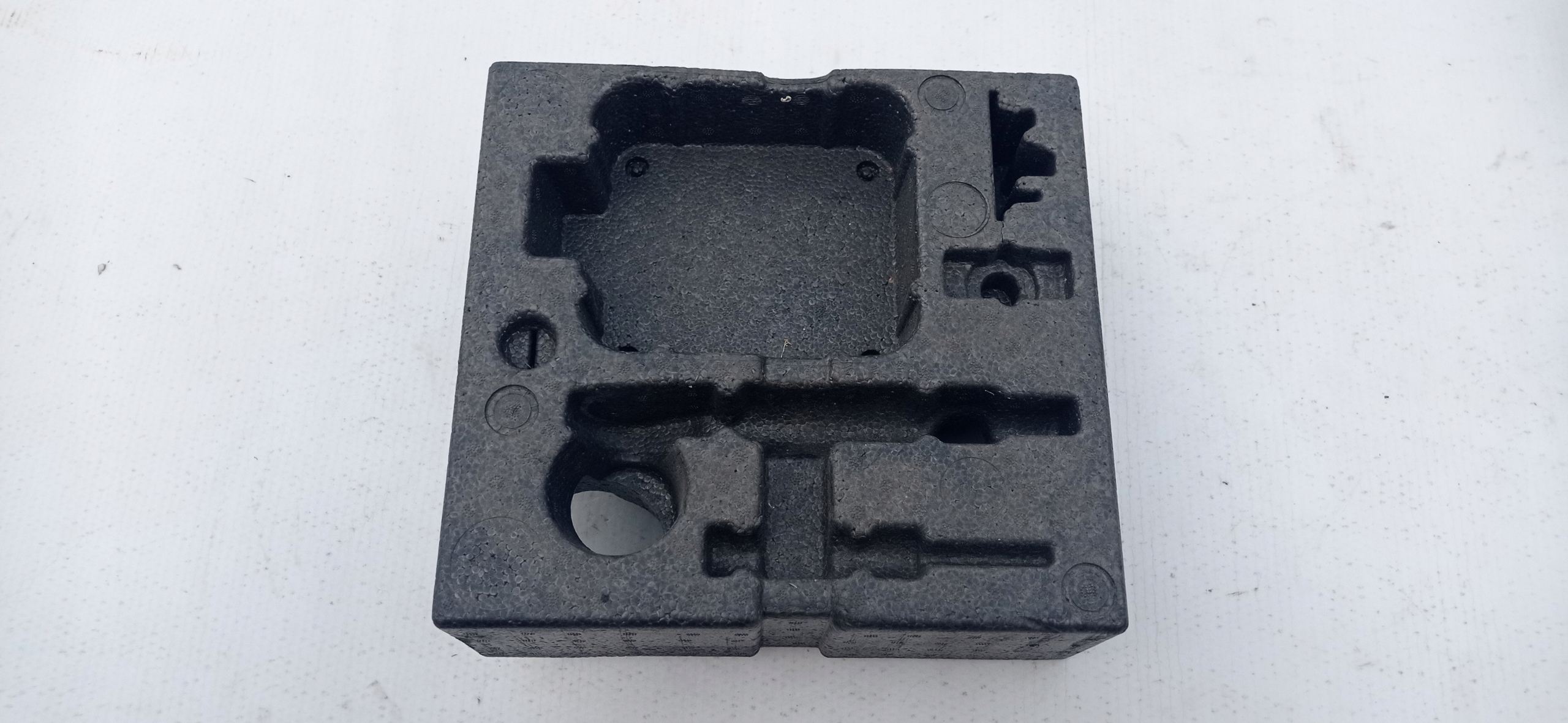 STYROPIAN WKŁAD BAGAŻNIKA BMW