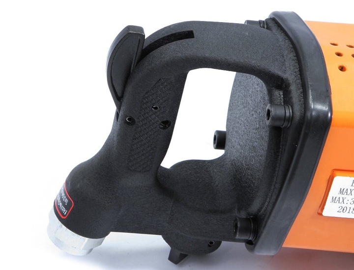 Klucz pneumatyczny udarowy 1" 4800 Nm + Nasadki 32/33mm Ciśnienie robocze 6.3 bar