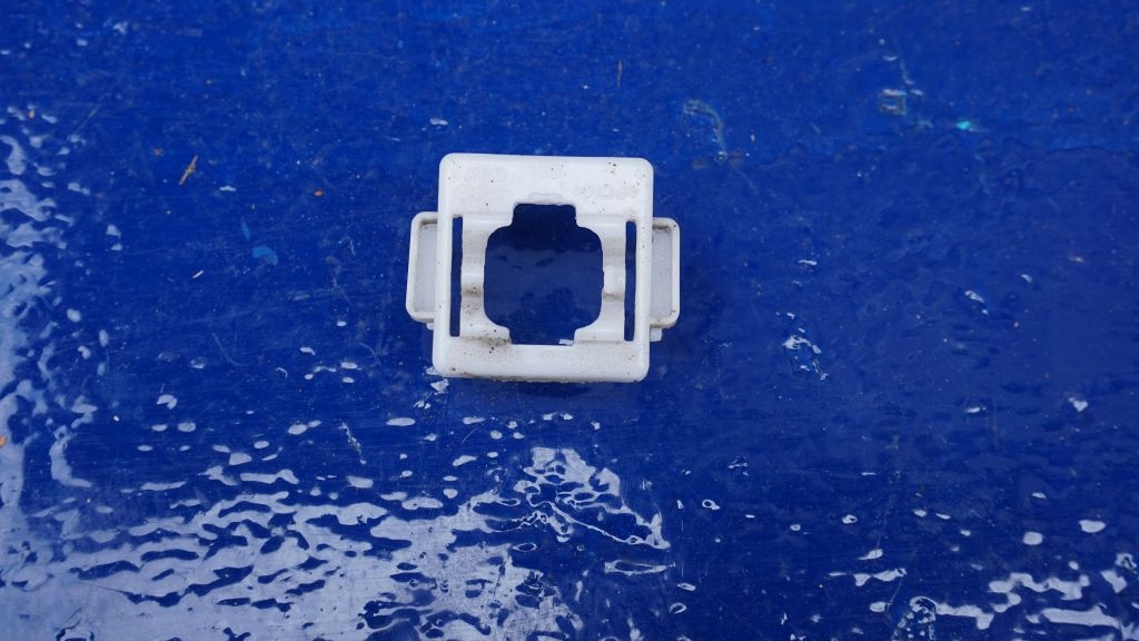 VOLVO S90 V90 CC - bracket holder KAMERY W grill
