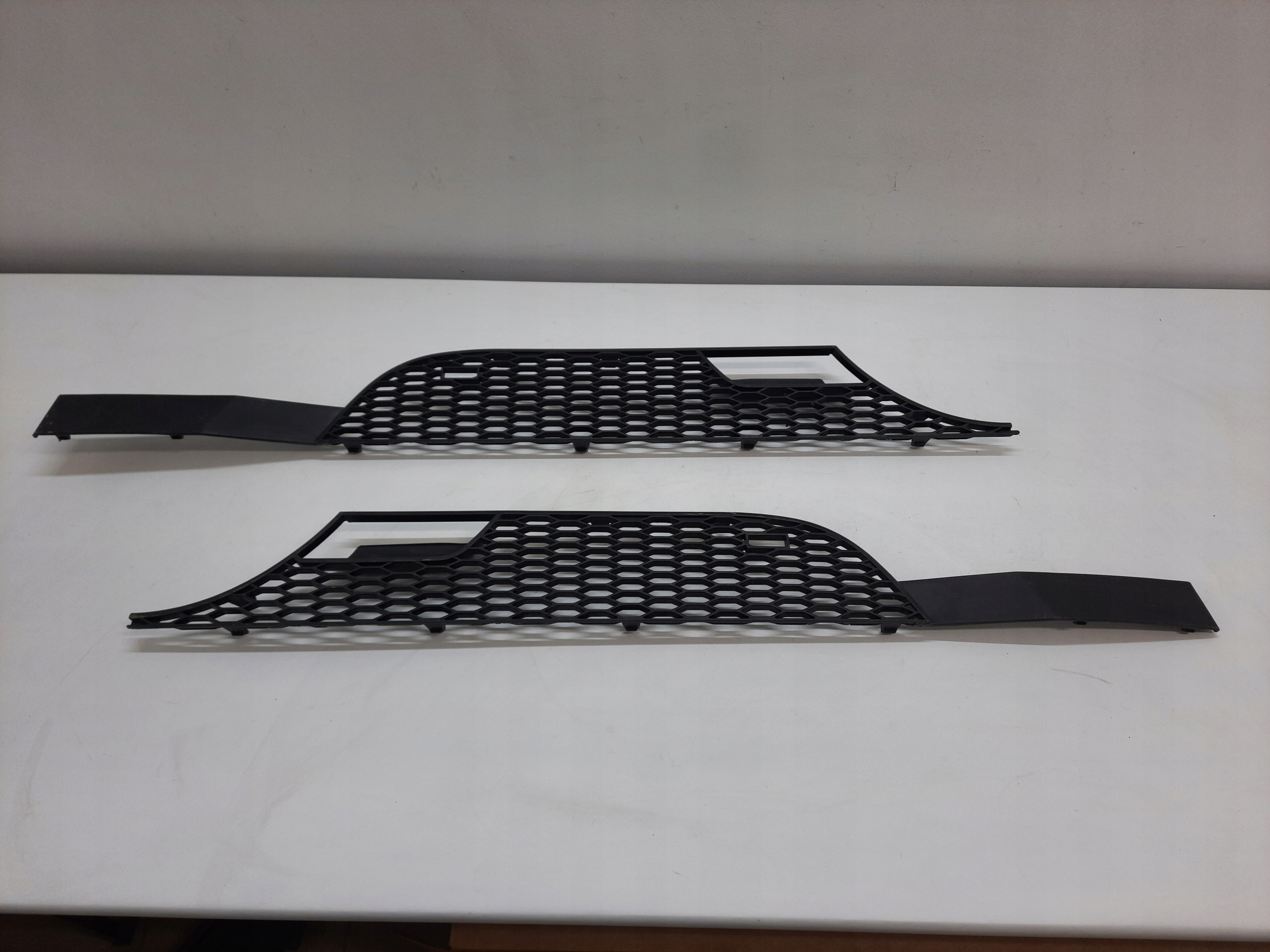 MERCEDES ACTROS MP3 08- grid grille GRILLA left right front original