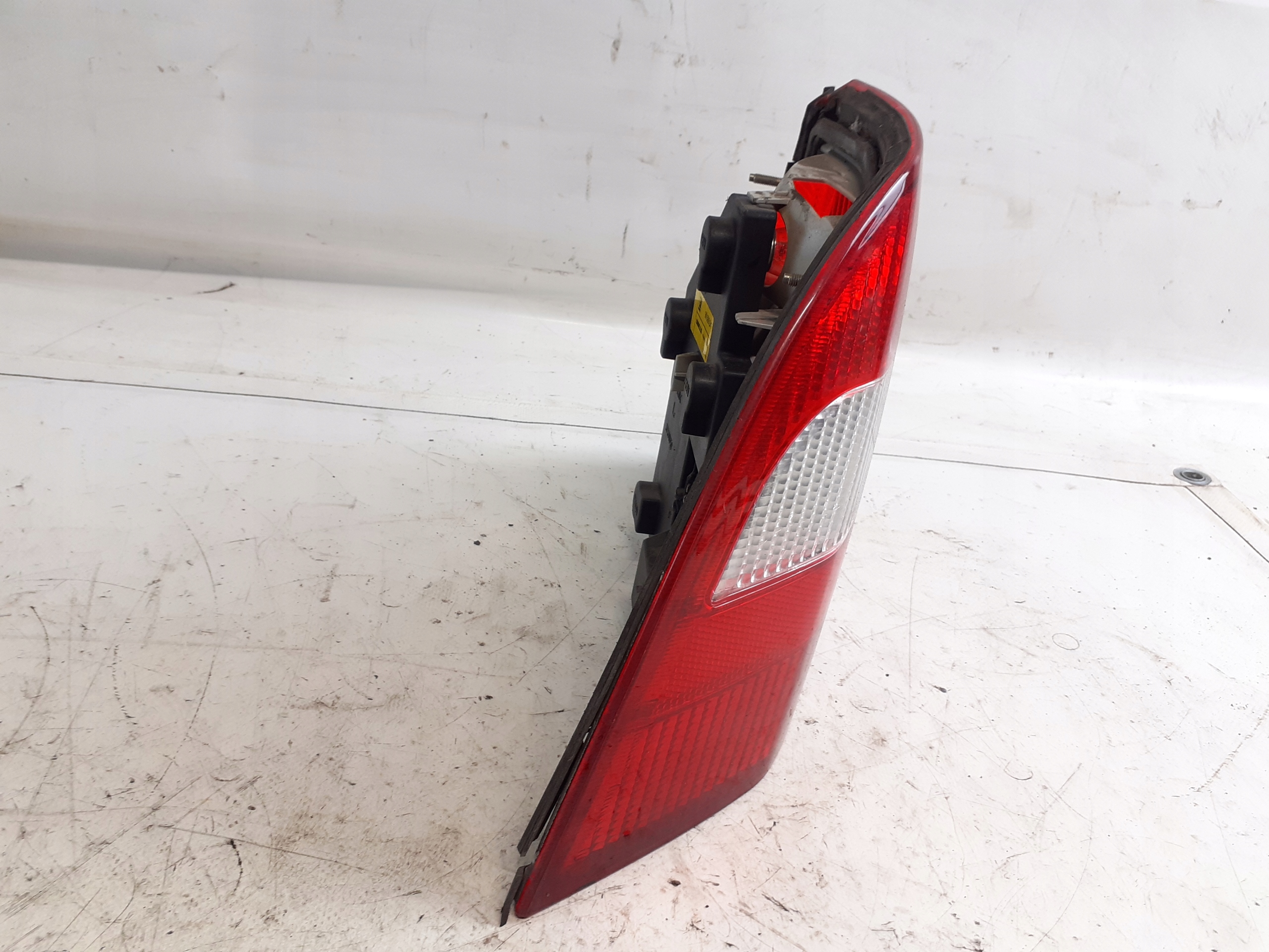 OPEL VECTRA B sedan 96-99 ROK left light rear part
