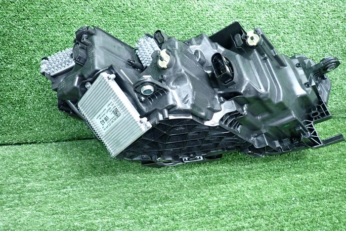SKODA OCTAVIA IV CRYSTLA LIGHTING LIFT 23- reflektor left light 5E4941035