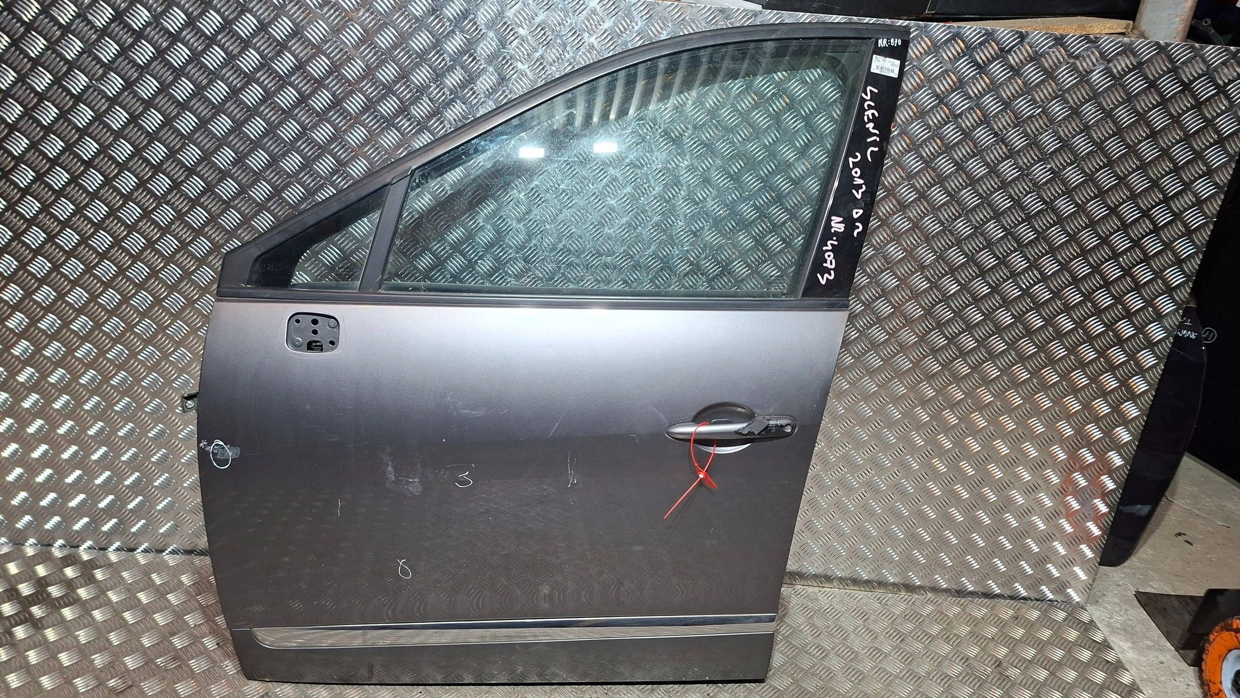 dveře levé předek RENAULT SCENIC III 2009