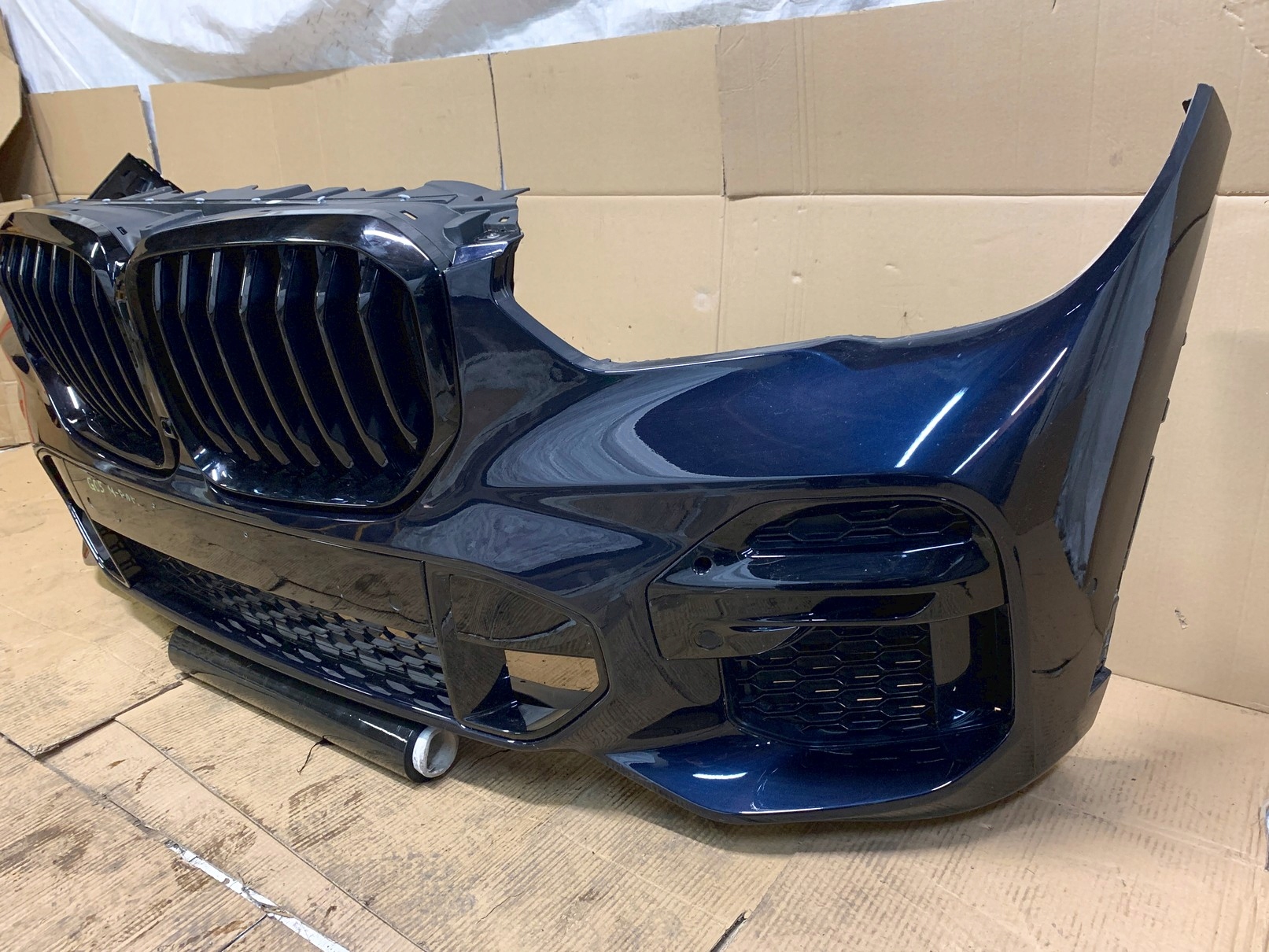 BMW X5 G05 KOMPLETNY ZDERZAK PRZEDNI Z 6xPDC m-pakiet bez lakierowania C3Z Jakość części (zgodnie z GVO) O - oryginał z logo producenta pojazdu (OE)