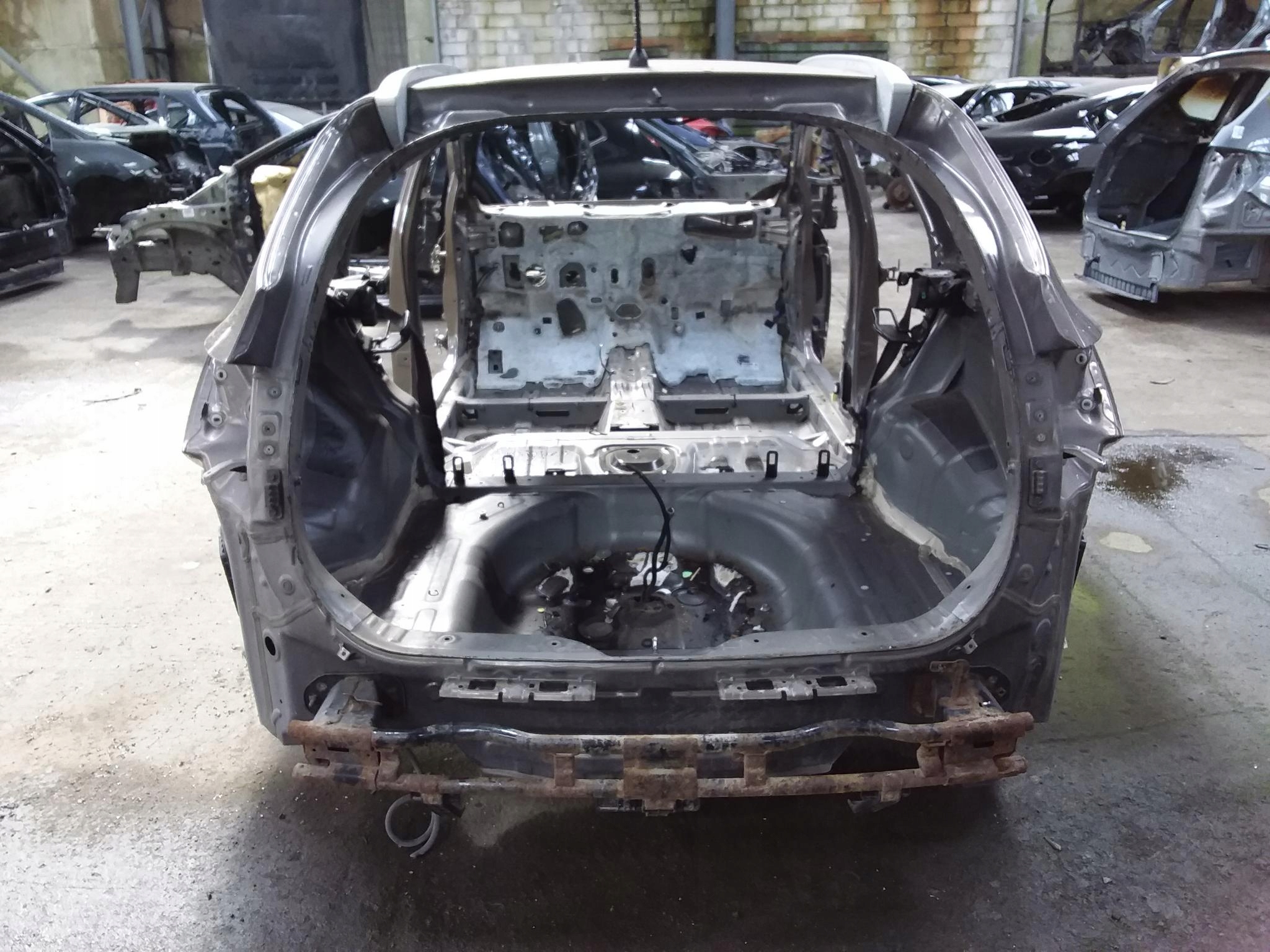 KIA CEED II KOMBI TYŁ PAS WANNA BŁOTNIKI D5U