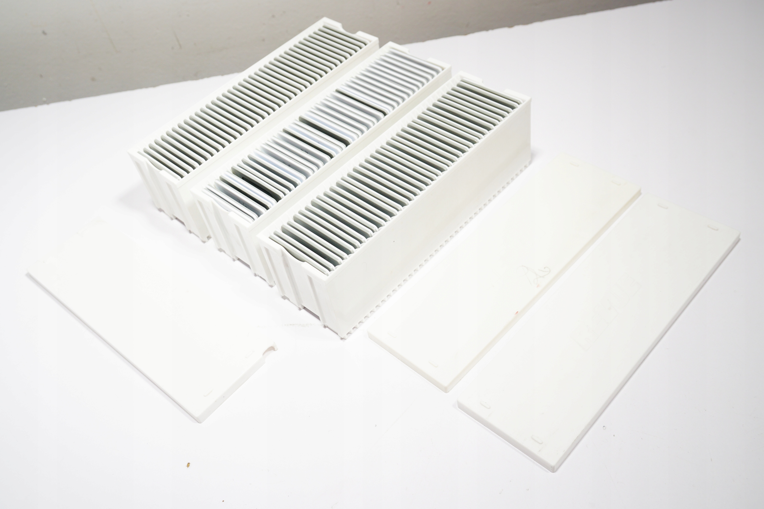 3 Magazynki Do Slajdów + 108 szt. Slajdów Ramki Do Slajdów Wielorazowe