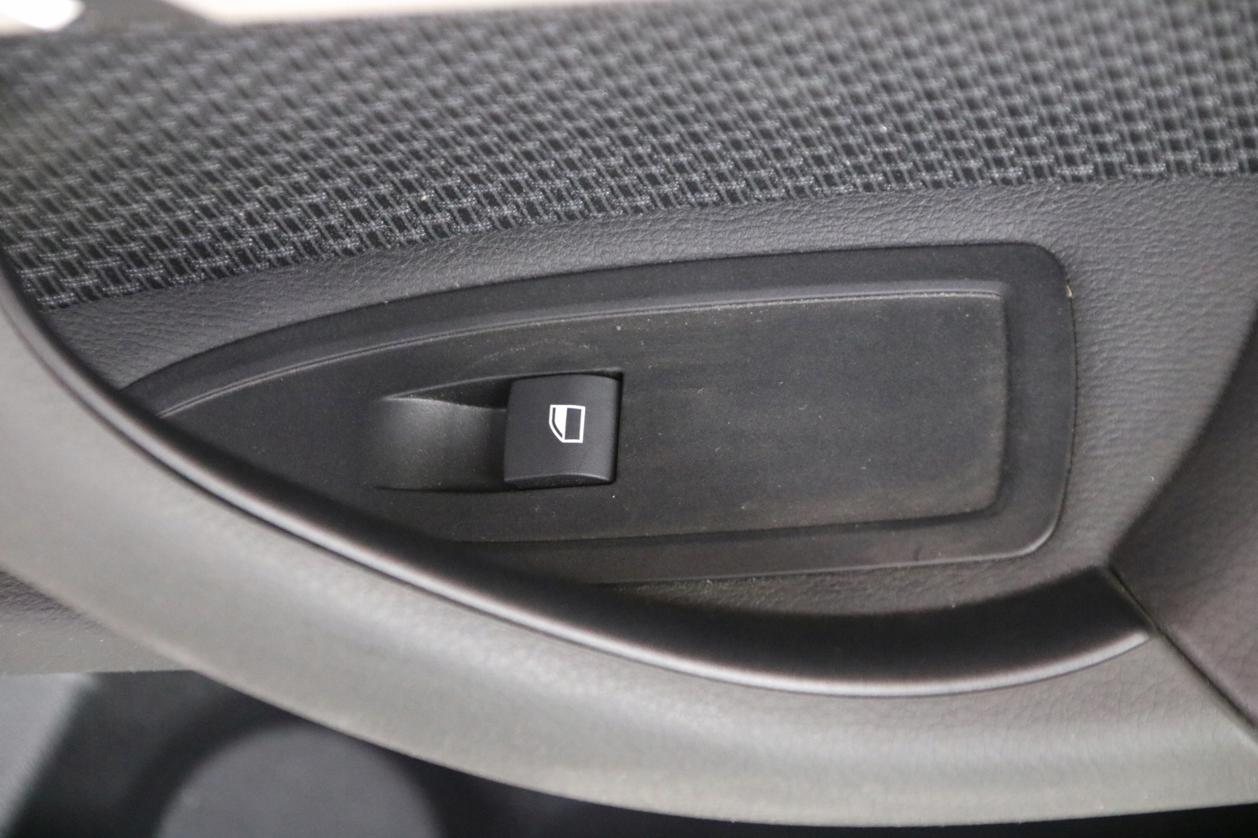 BMW X1 F48 side upholstery door right front right front EUROPA