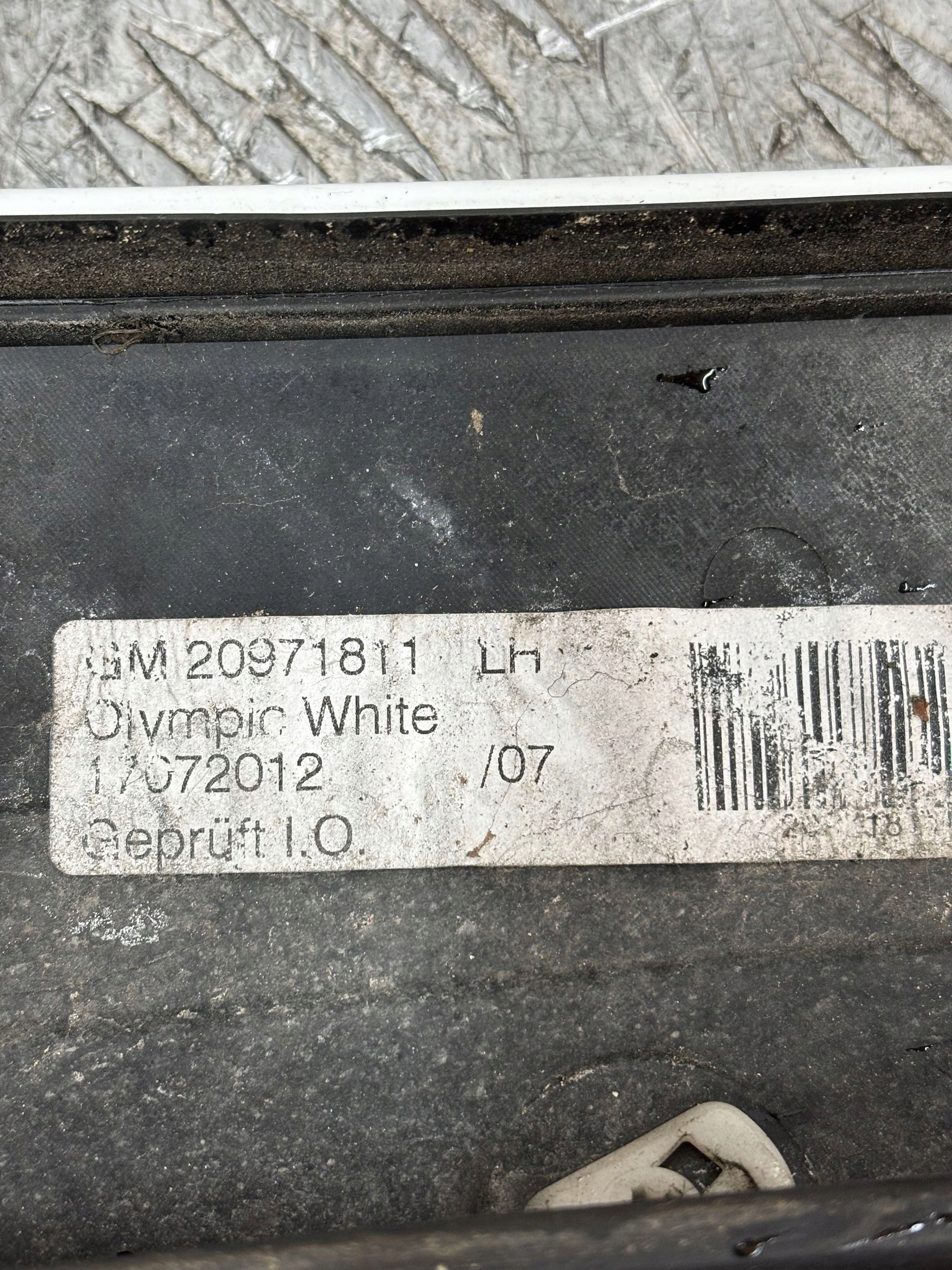 moulding windows CZOLOWEJ left OPEL ZAFIRA C 20971811