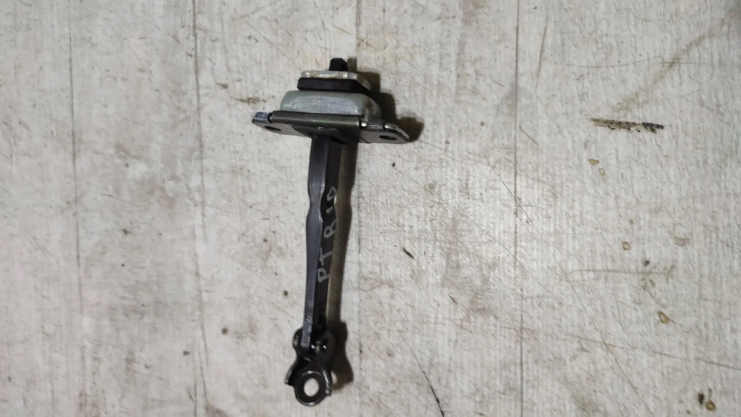 KIA Rio IV 18r rear part side right limiter door
