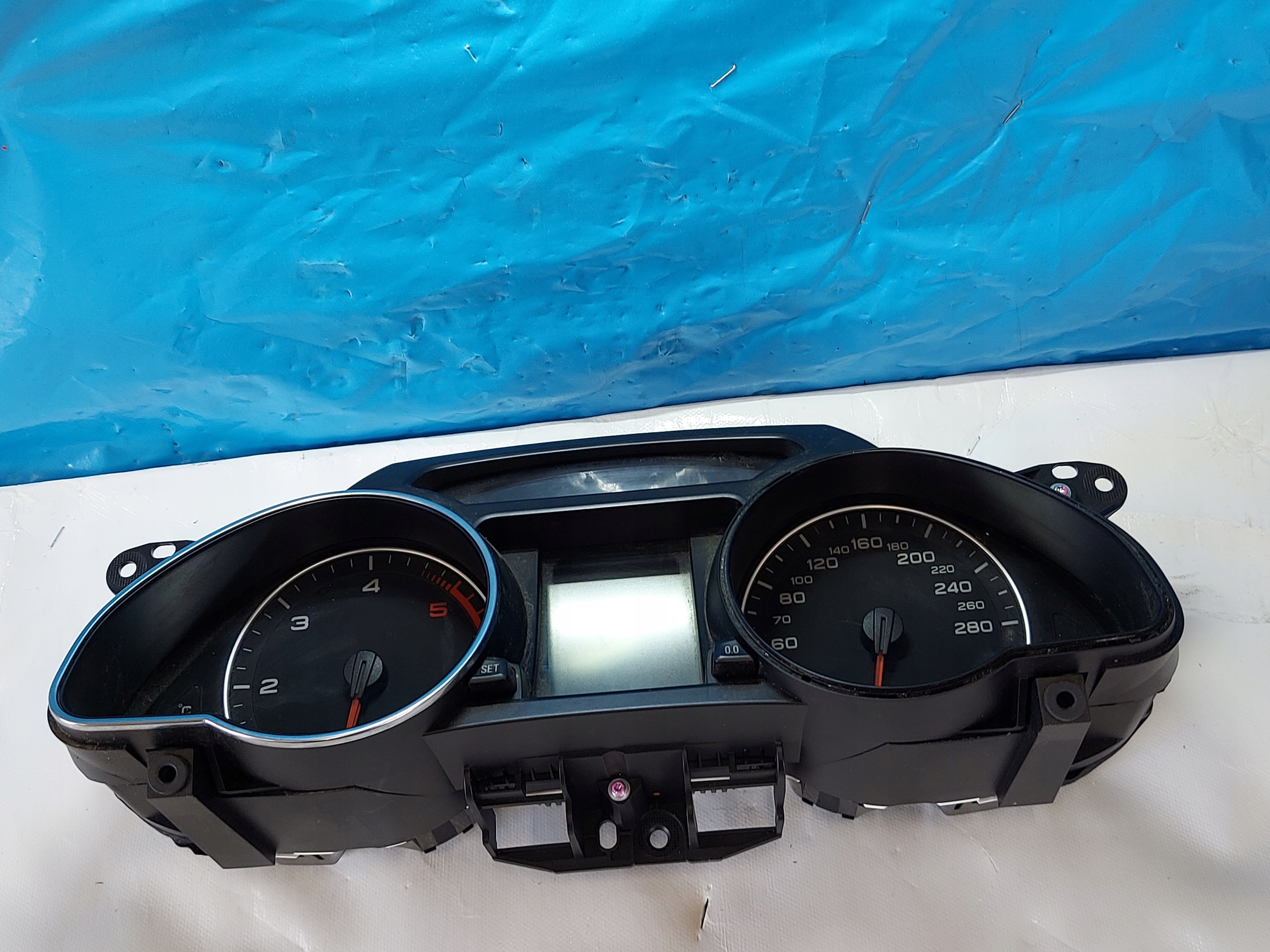dials clock AUDI A5 8T 2.7 TDI 8T0920900M