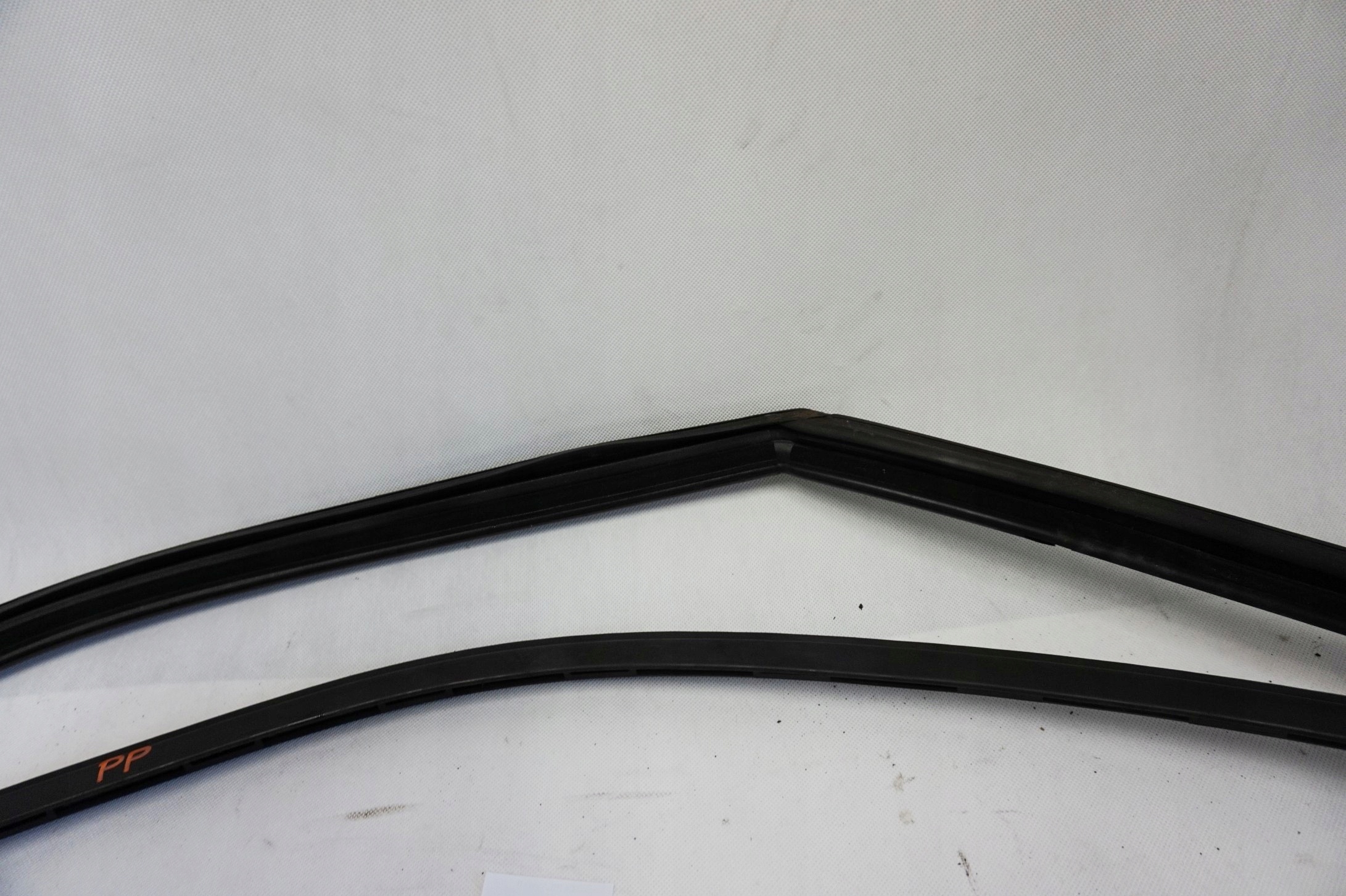 USZCZELKA DRZWI PRAWA PRZEDNIA C4 PICASSO II Part number ABZ1 DC