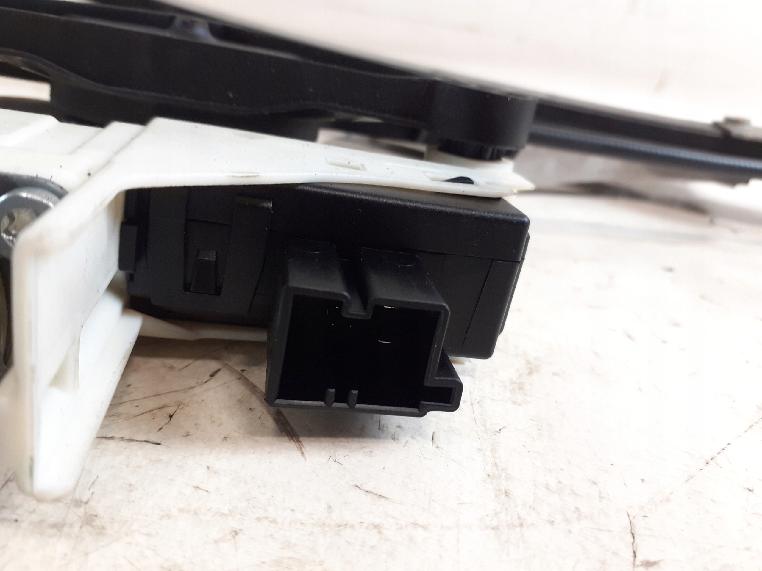 window regulator Audi A4 B8 right rear part 8K0959812