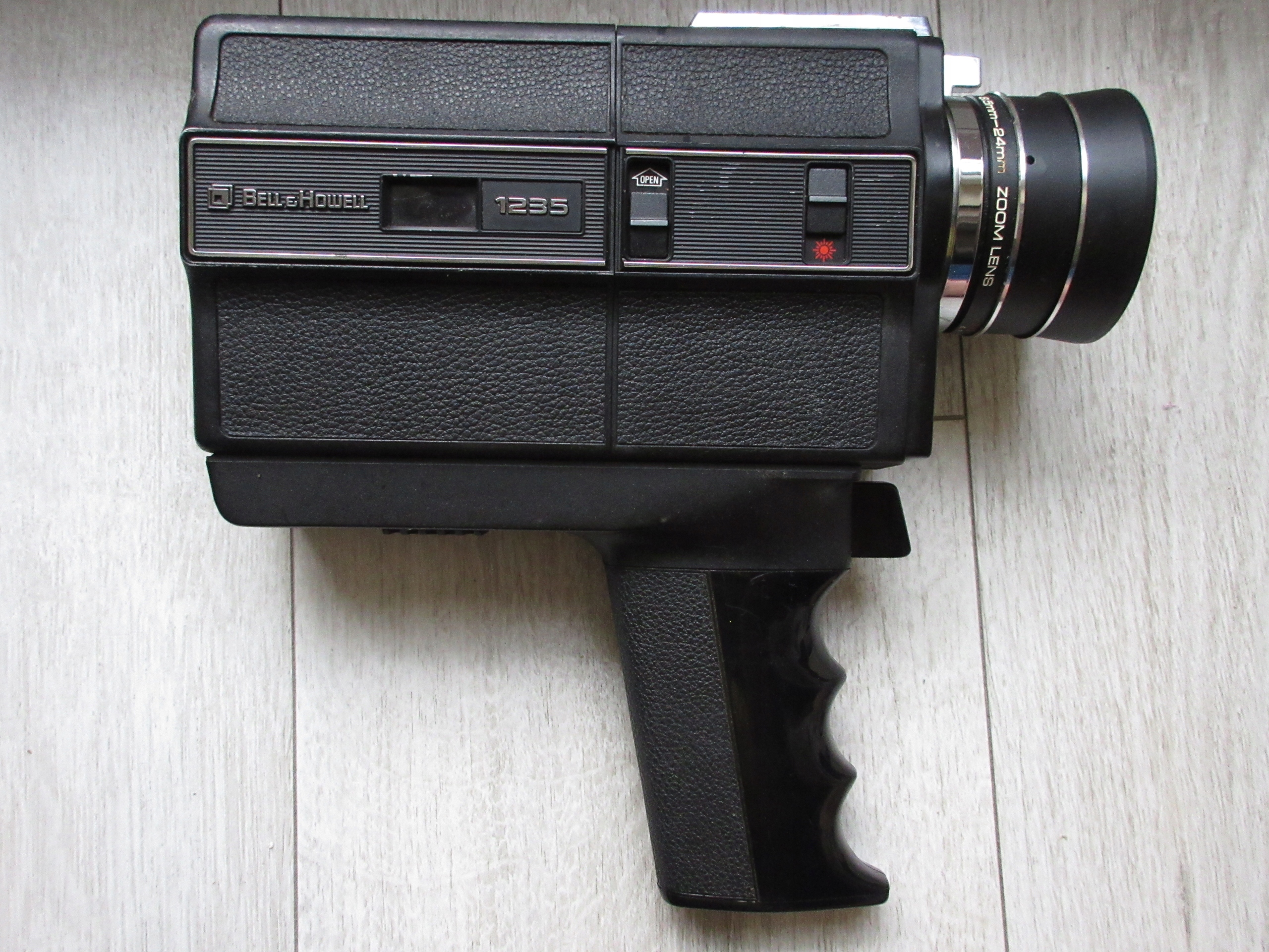 KAMERA BELL&HOWELL FILMSONIC XL JAPAN REAL FOT Kolor czarny