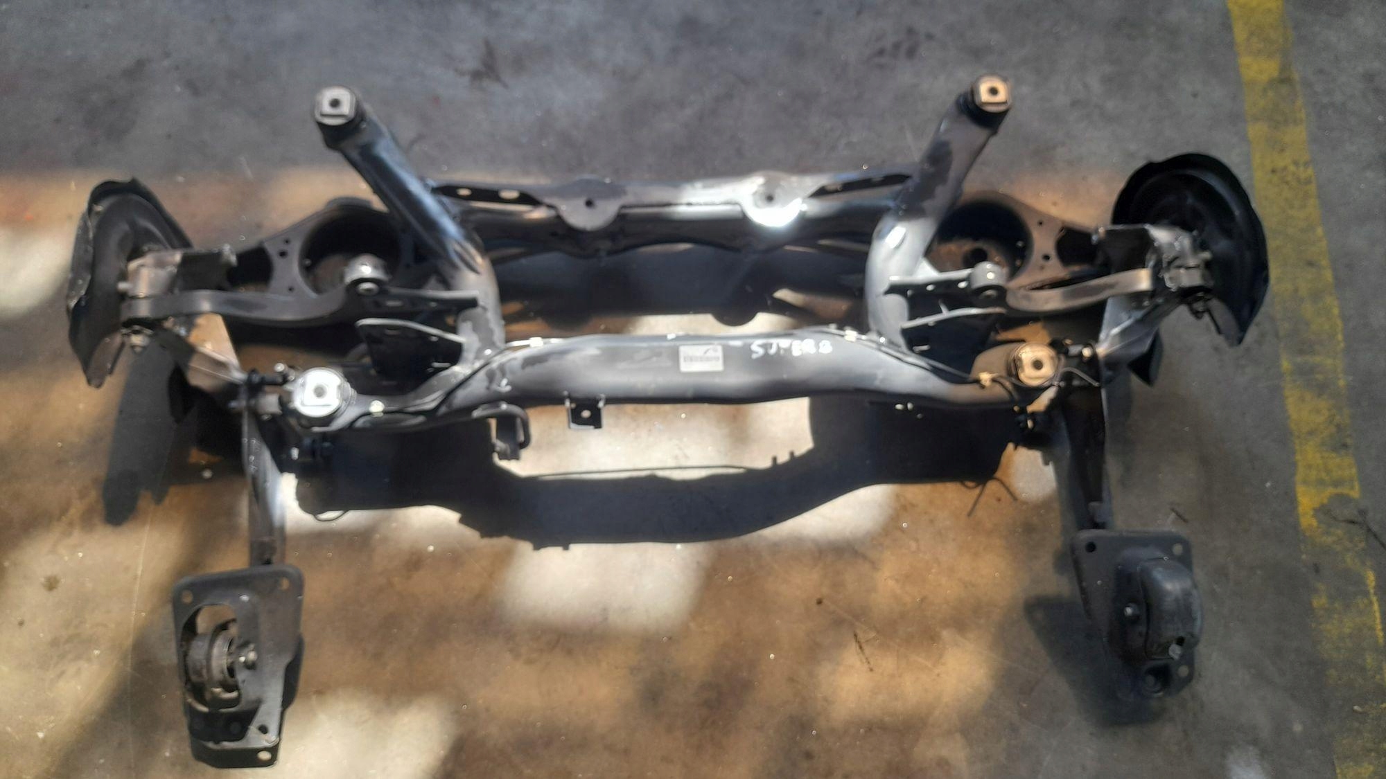 TYLNA BELKA ZAWIESZENIA^^ SKODA SUPERB II 2 5N0505235Q