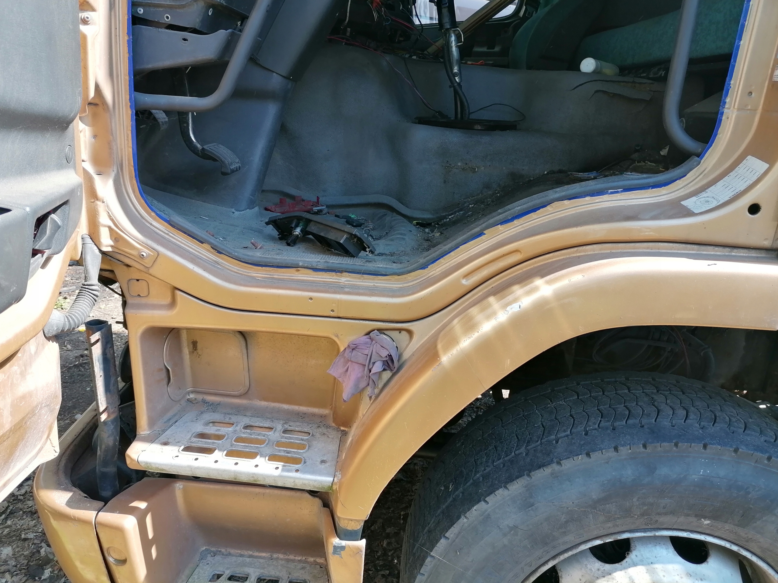 КОЛІСНА АРКА МАТОЧИНА ЛІВА VOLVO FM