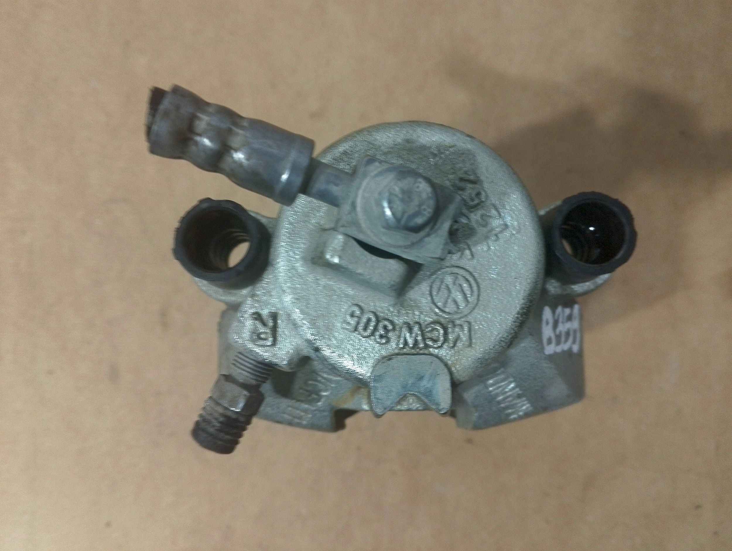 Audi A1 82A caliper brake front right 2Q0615106AH (B359)