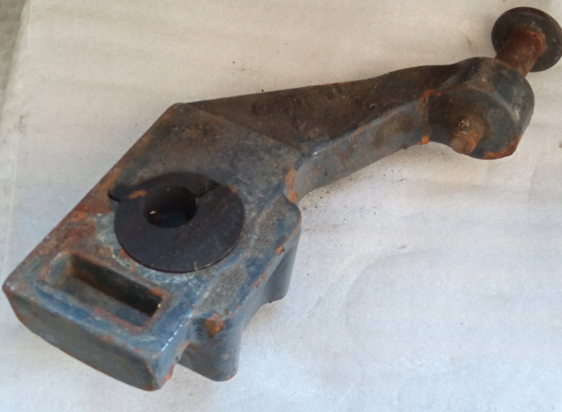 1354061 - Scania Spring bracket 4 R Left front