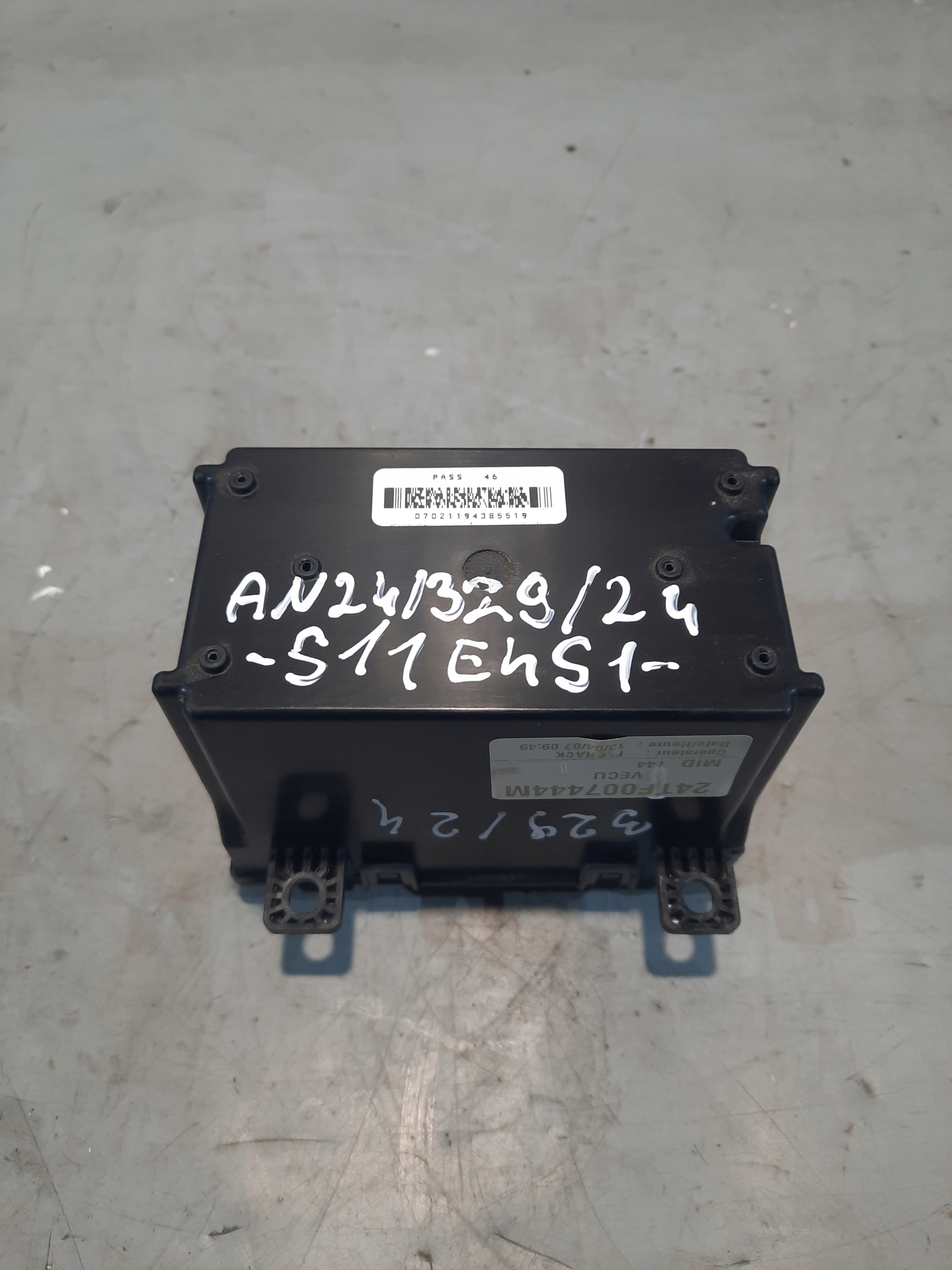 control unit KOMPUTERA VECU RENAULT PREMIUM 450 07r 7420908555-P01