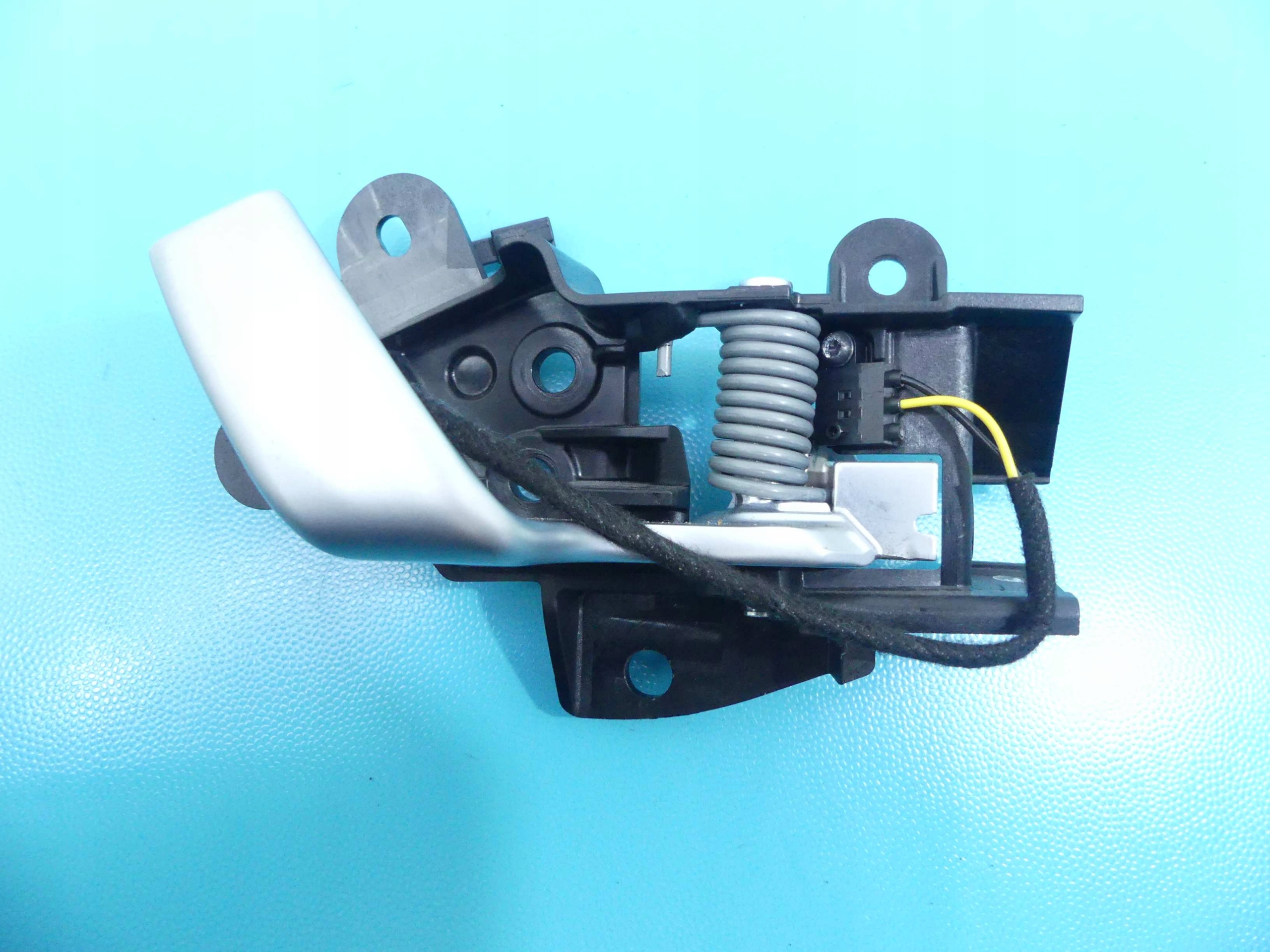 1008433-00-E - ВНУТРІШНЯ ДВЕРНА РУЧКА ПЕРЕДНЯ ПРАВА TESLA MODEL S 12-16