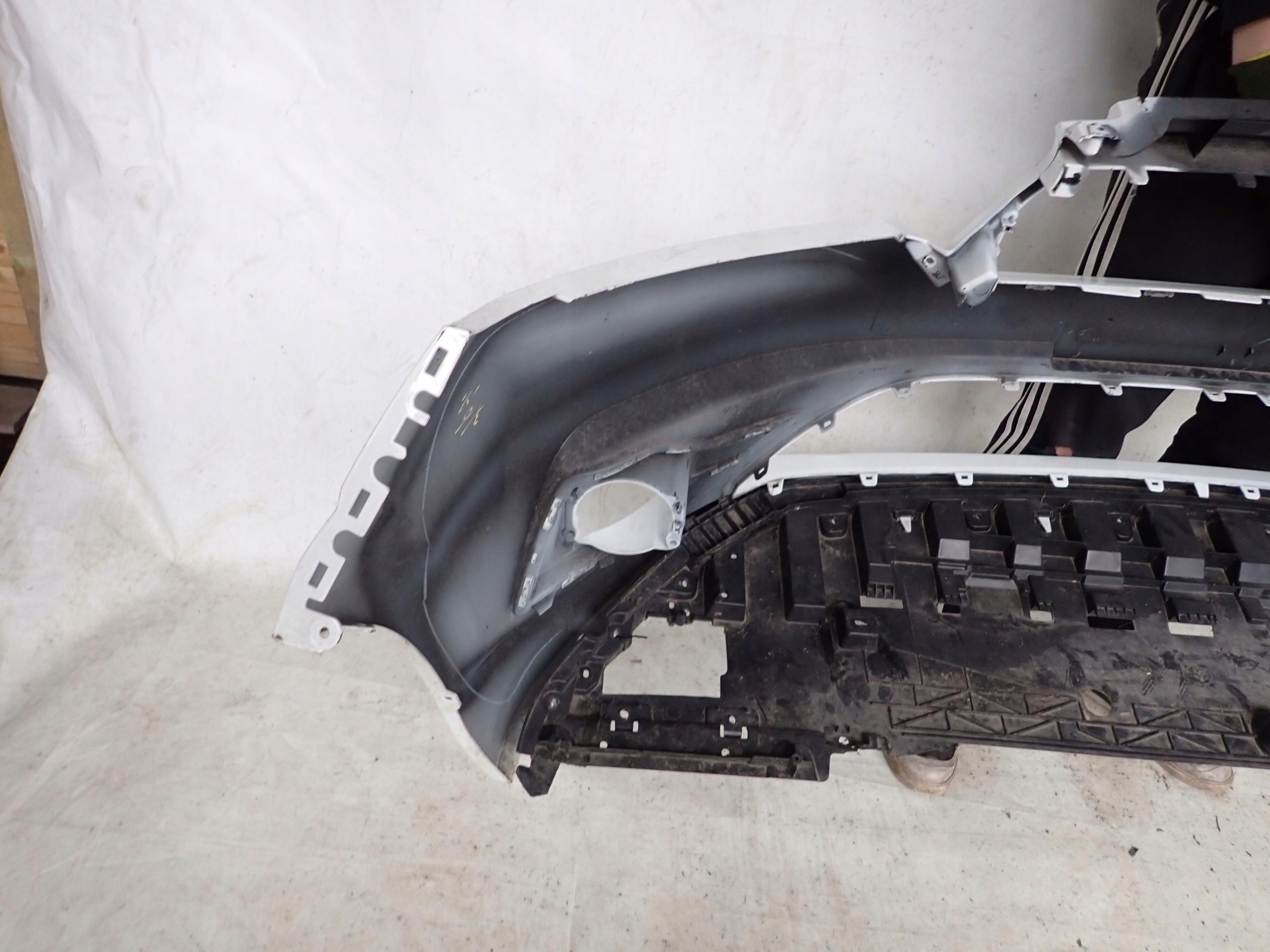 DACIA SANDERO III 20- bumper front front + cover 620228531R
