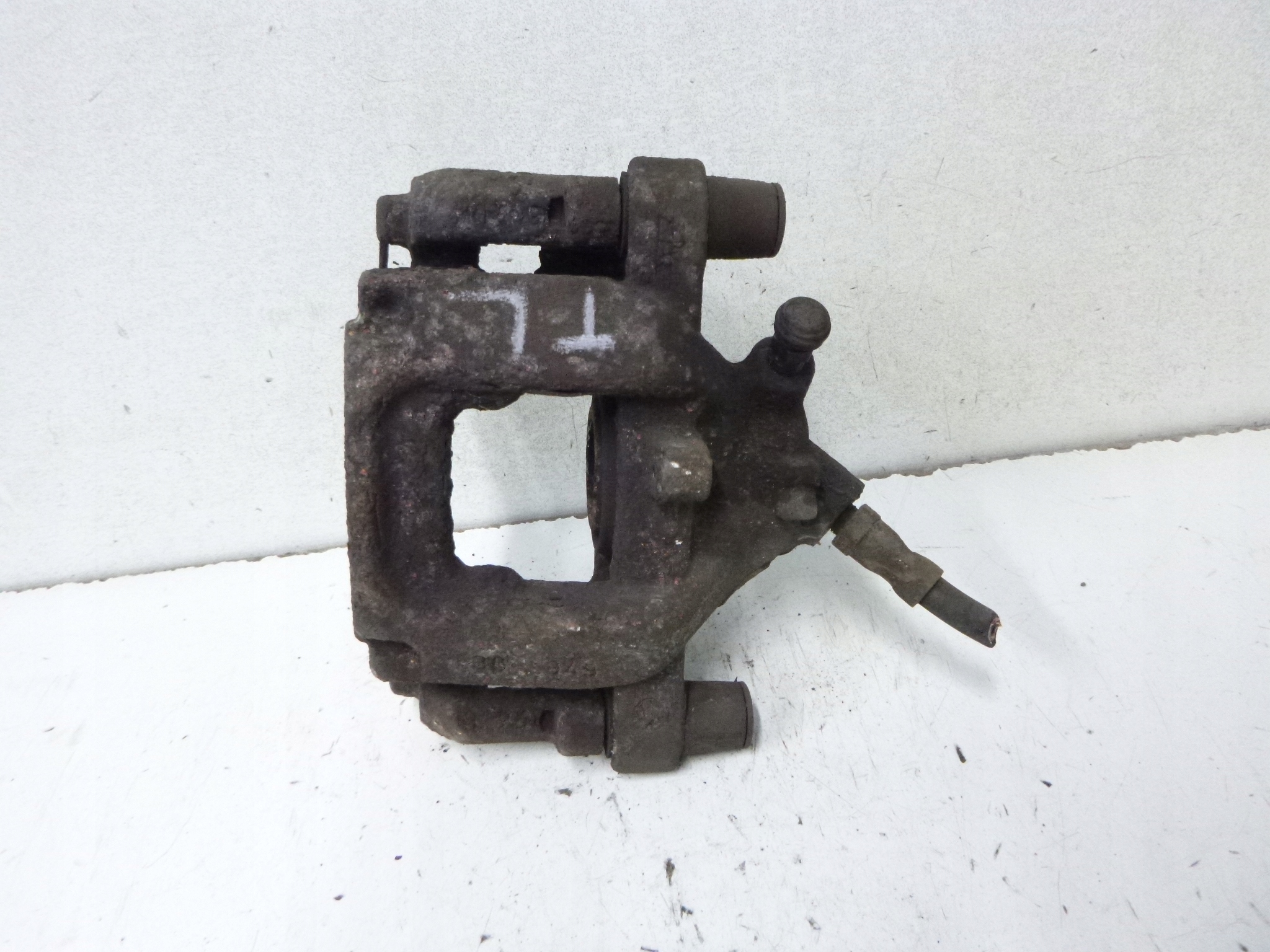 caliper brake rear part left MERCEDES W204 07r.