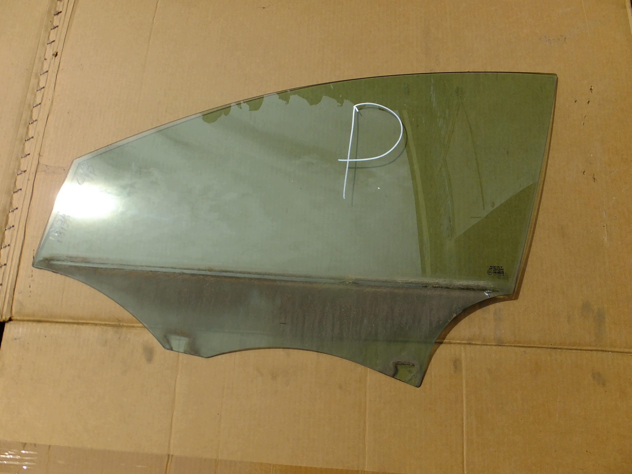 window left front seat ibiza IV 5D HB 2010r