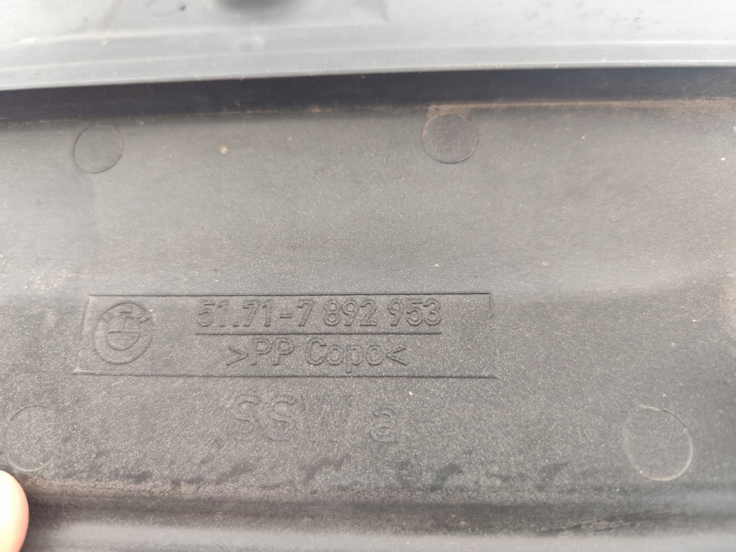 BMW M3 E46 2004 cover chassis left 7892953