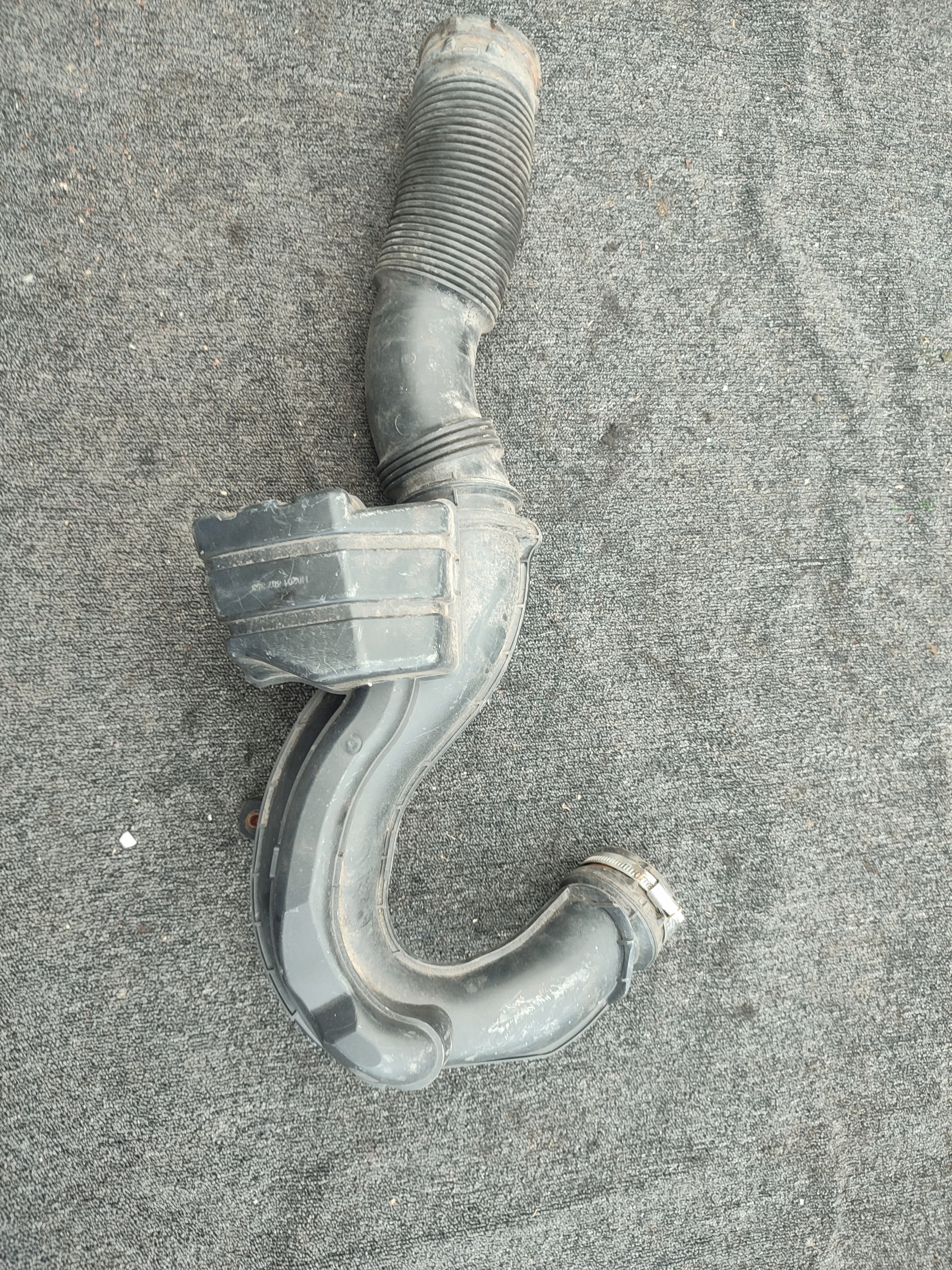 Gehäuse filter luft RENAULT TRAFIC III 165755972R 93451664