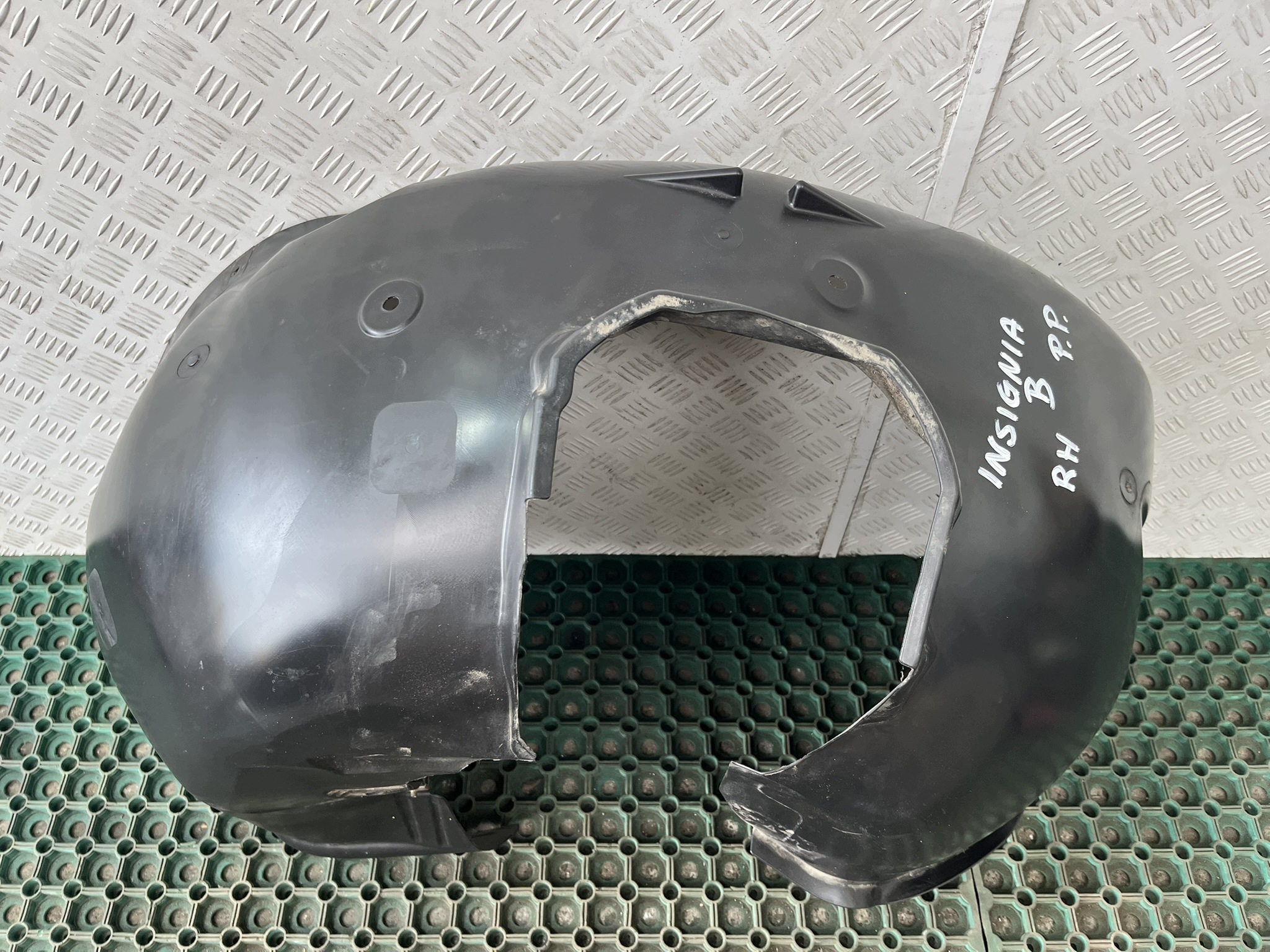 OPEL INSIGNIA B LIFT 20-22 mudguard front right 39163913 original nice