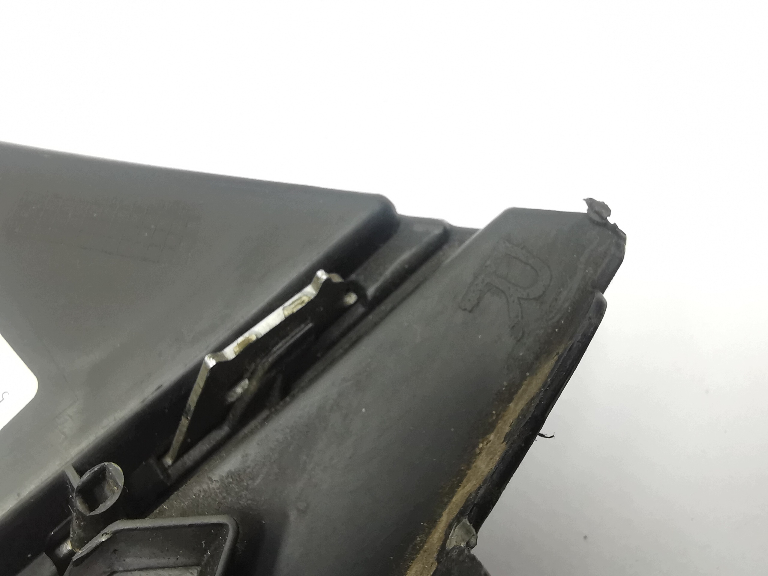 grid of a bumper right front SKODA SUPERB 3 III / 3V0853666