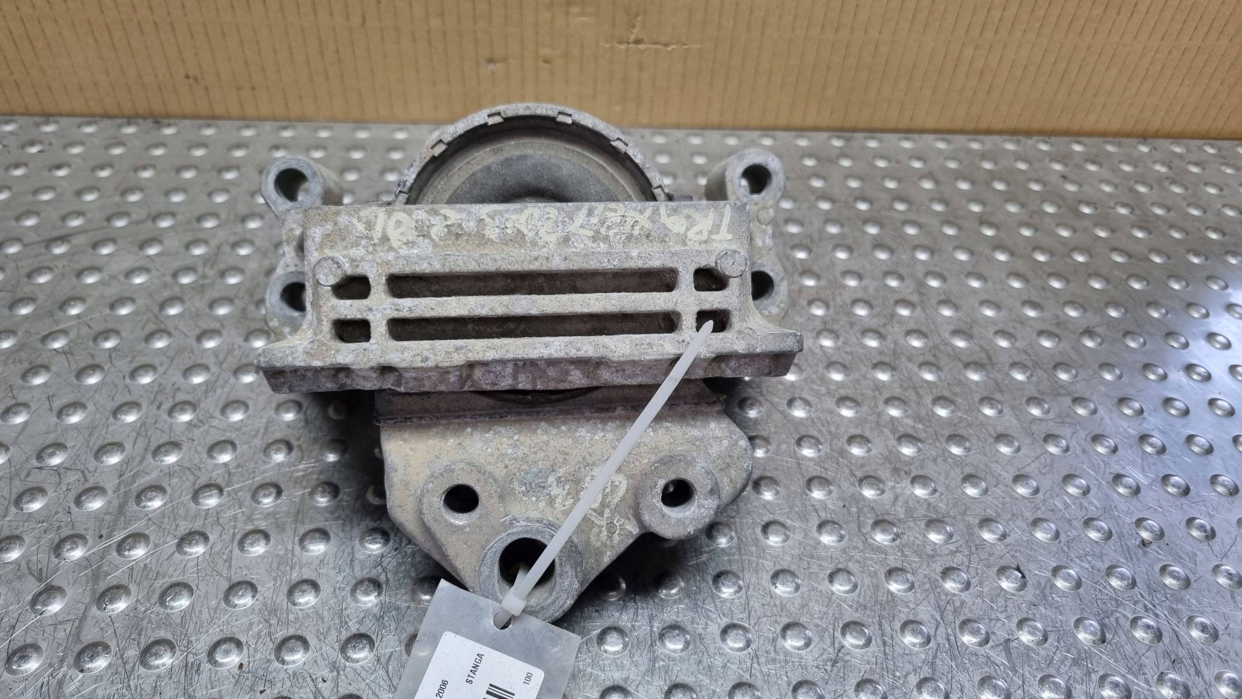 holder engine mount 3C11-6F012-AD FORD TRANSIT MK6 2.0 TDCI