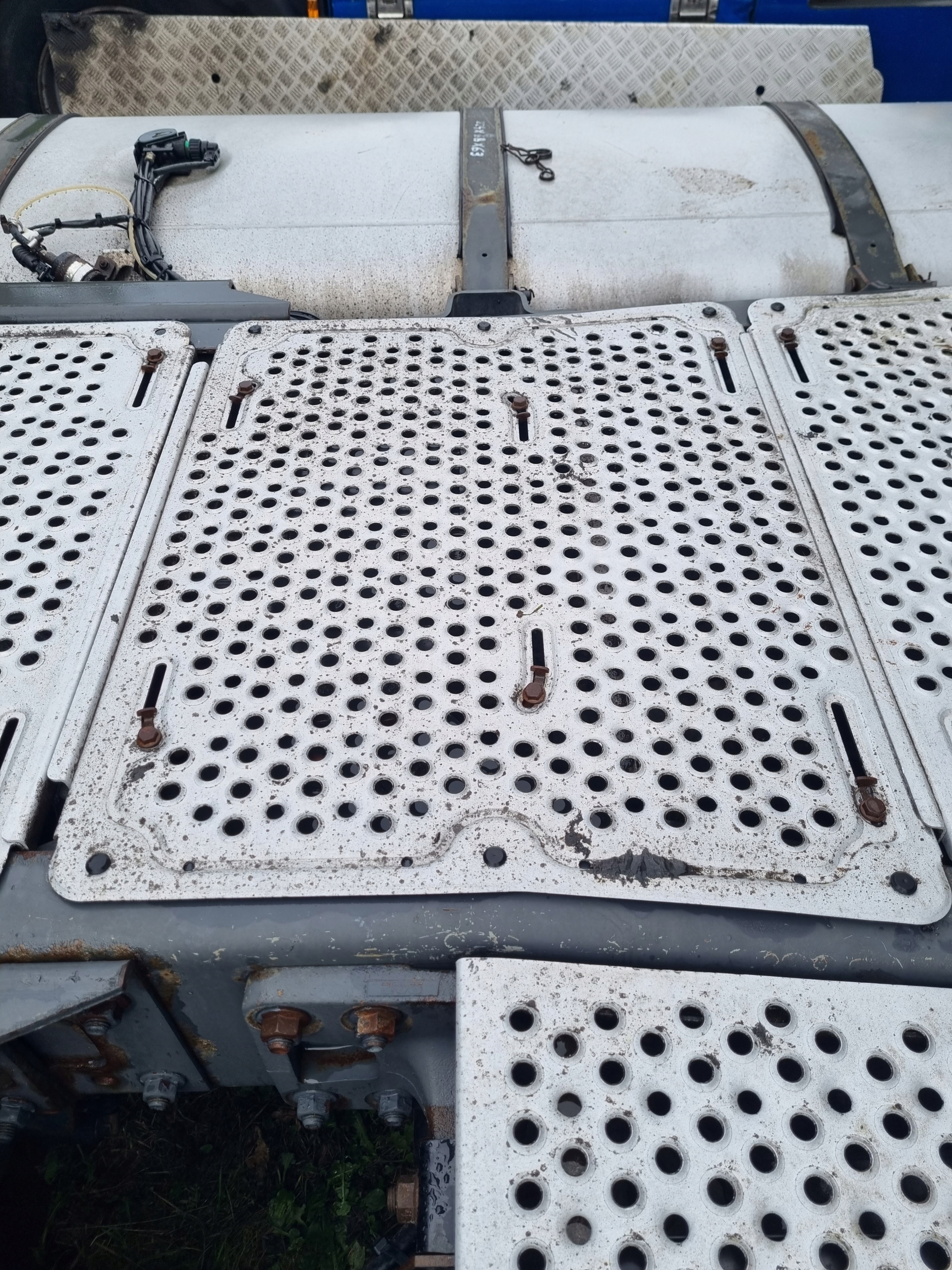 ЛИСТОВОЙ МЕТАЛЛ ДЛЯ КАРКАСНОЙ ПЛАТФОРМЫ DAF XF 105 85 CF EURO 5