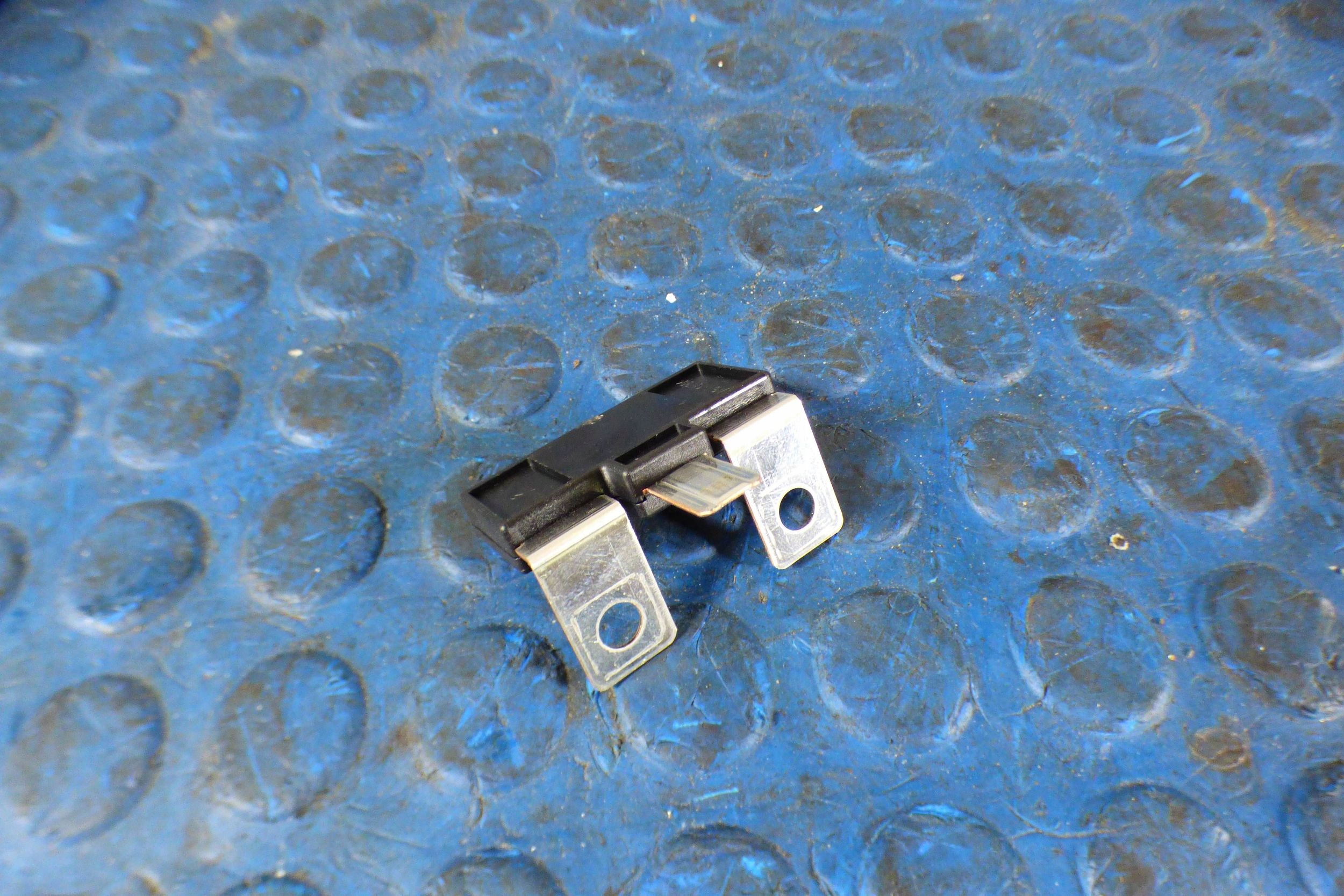 Hyundai Elantra VI fuse 1898009620 original st.BDB
