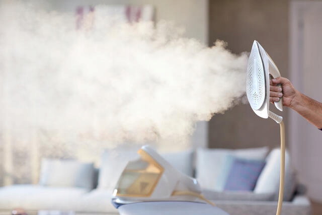 Generator pary Philips PerfectCare 8000 PSG8040/60 Waga produktu z opakowaniem jednostkowym 7.4 kg