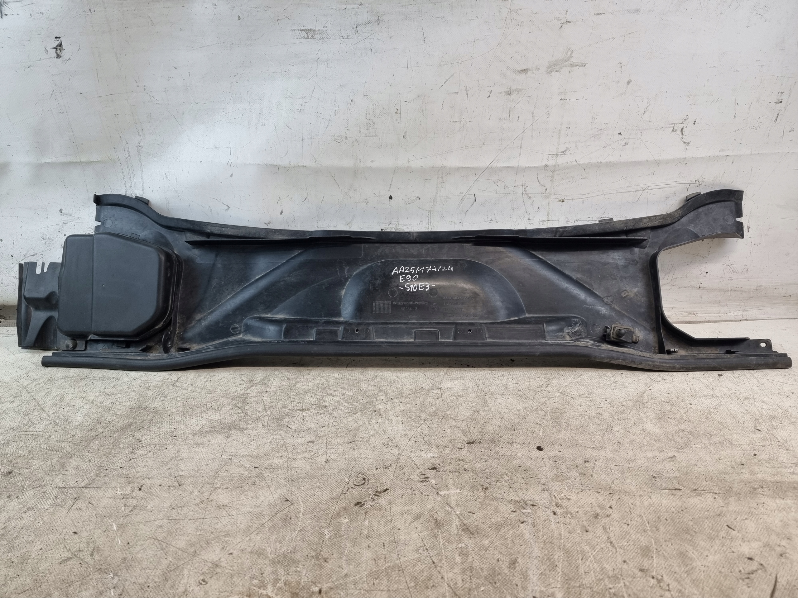 BMW E90 2.0D 2007r ANGLIK cover MIKROFILTRA cab 692427710