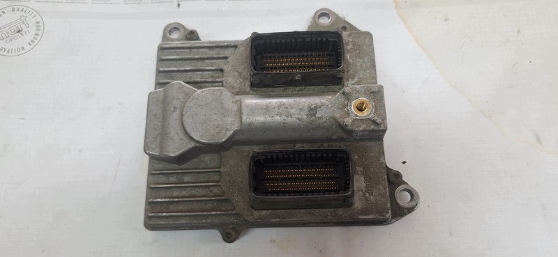 modulo ECU OPEL ZAFIRA B 55562444