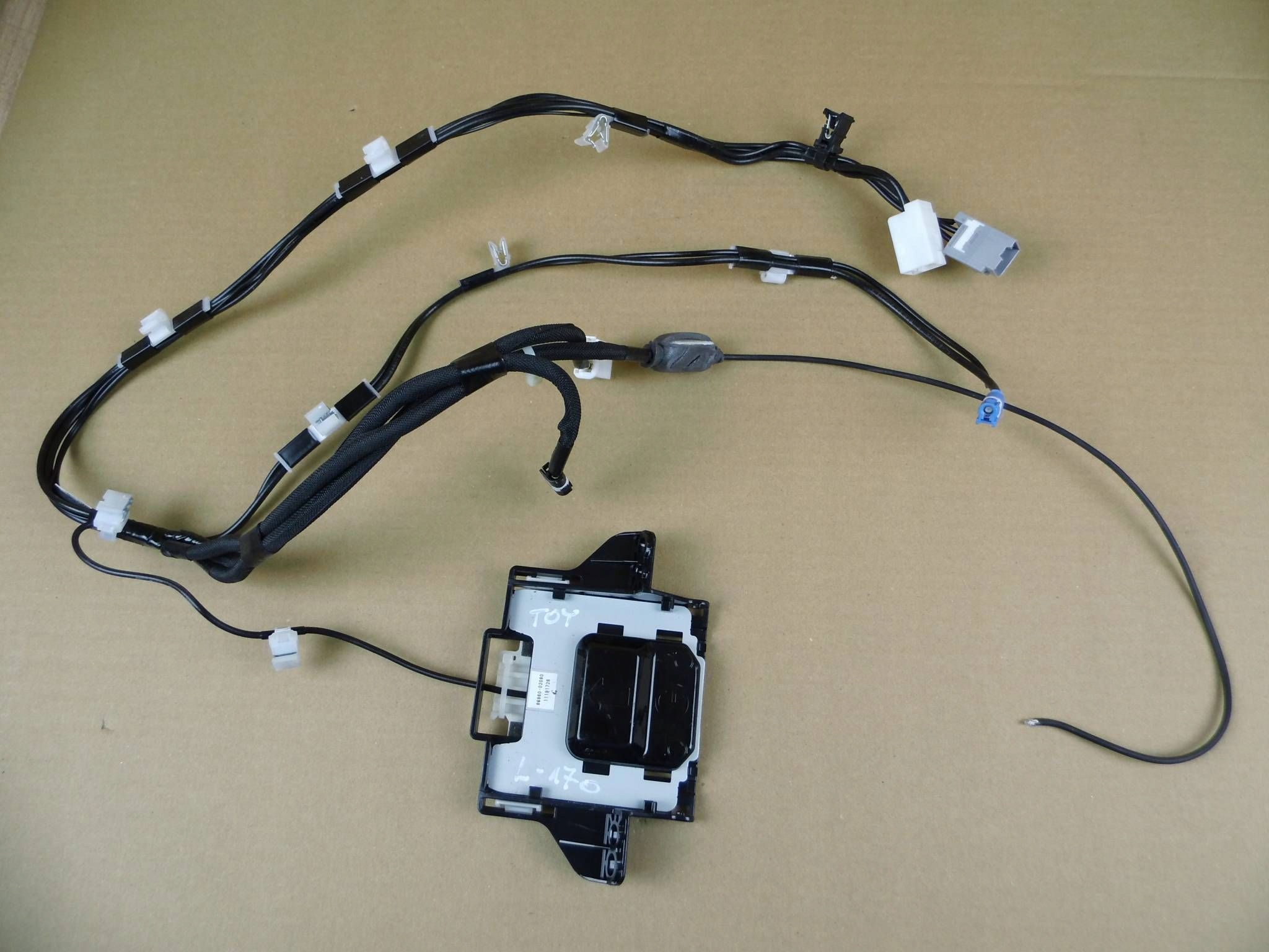 Toyota Corolla XII E21 2018+ aerial module GPS bundle 86860-02080