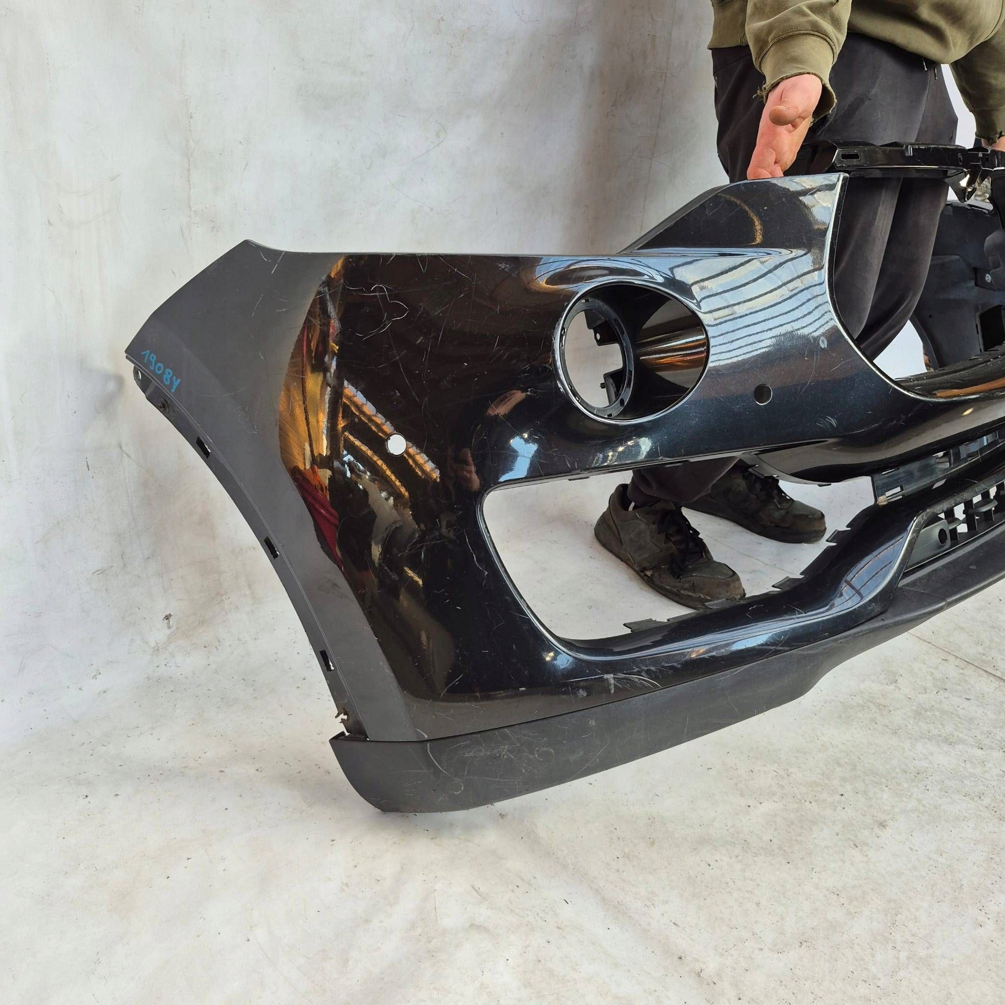 MASERATI LEVANTE 16-24 bumper front front PDC