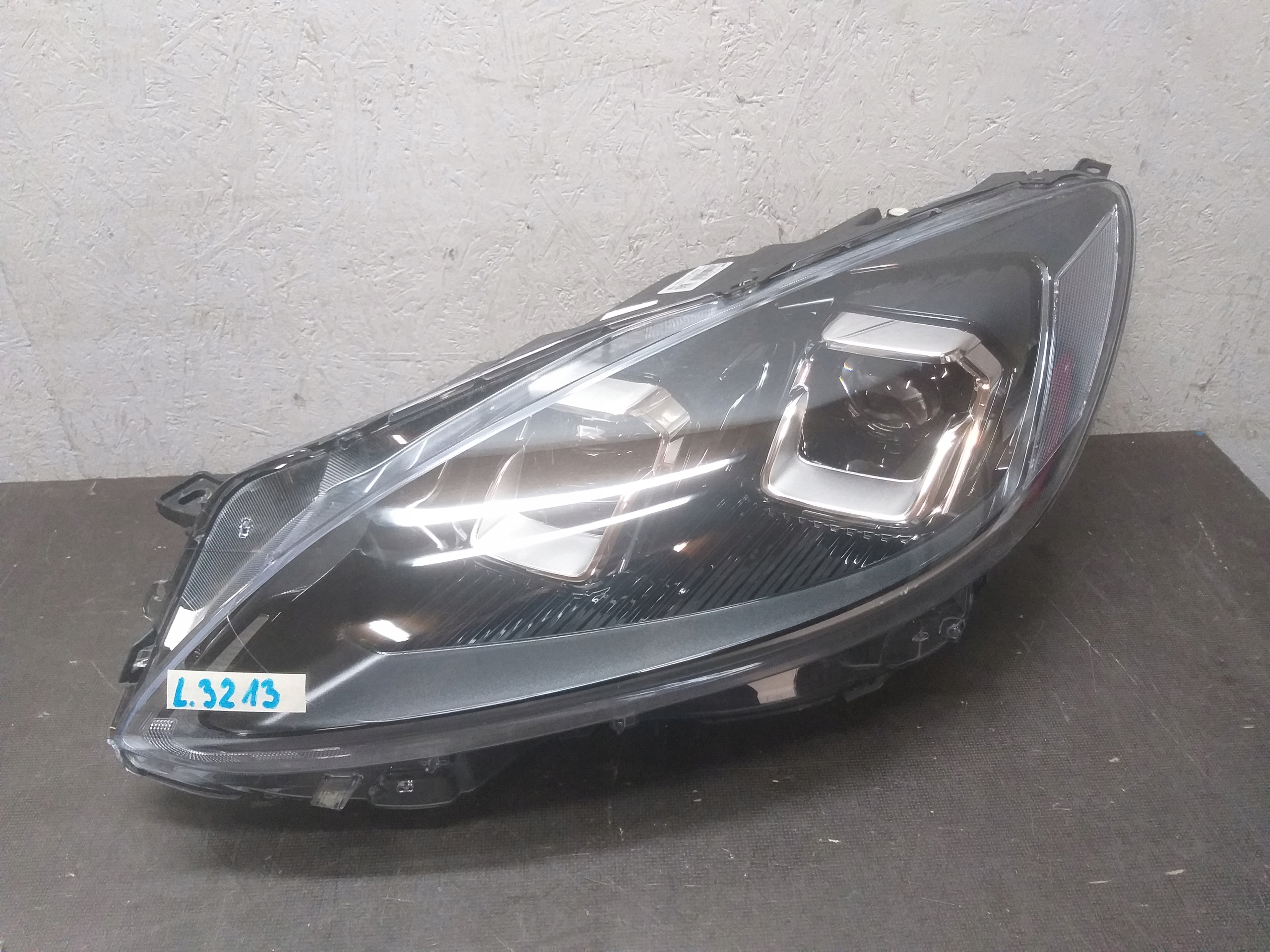 LIGHT FRONT LEFT FORD KUGA MK3 FULL LED LV4B-13E017-AN