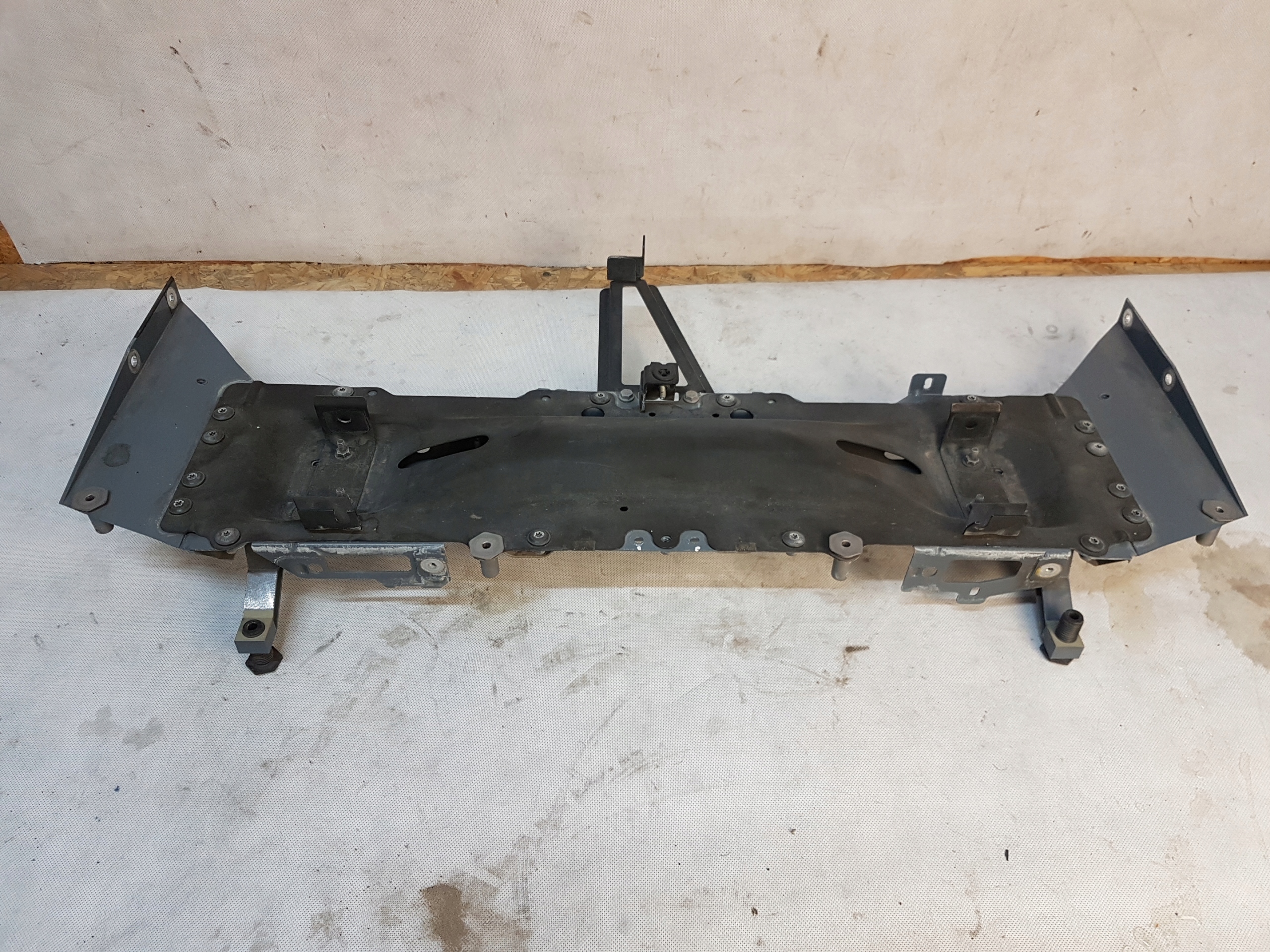 AUDI R8 II 4S TYLNA BELKA 4S8813335B PAS FL LIFT 4S8813335C 4s0814667