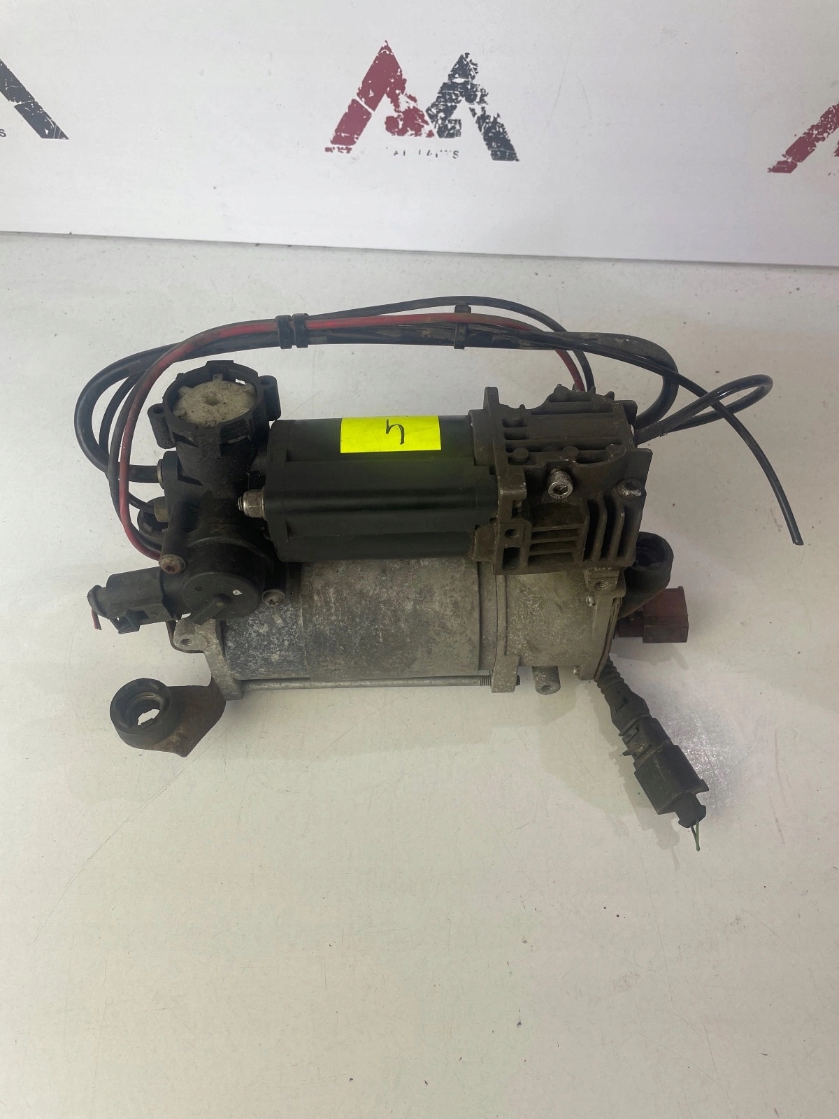 Kompresor zawieszenia pneumatycznego Audi A6 C6 Allroad Producent części Audi OE