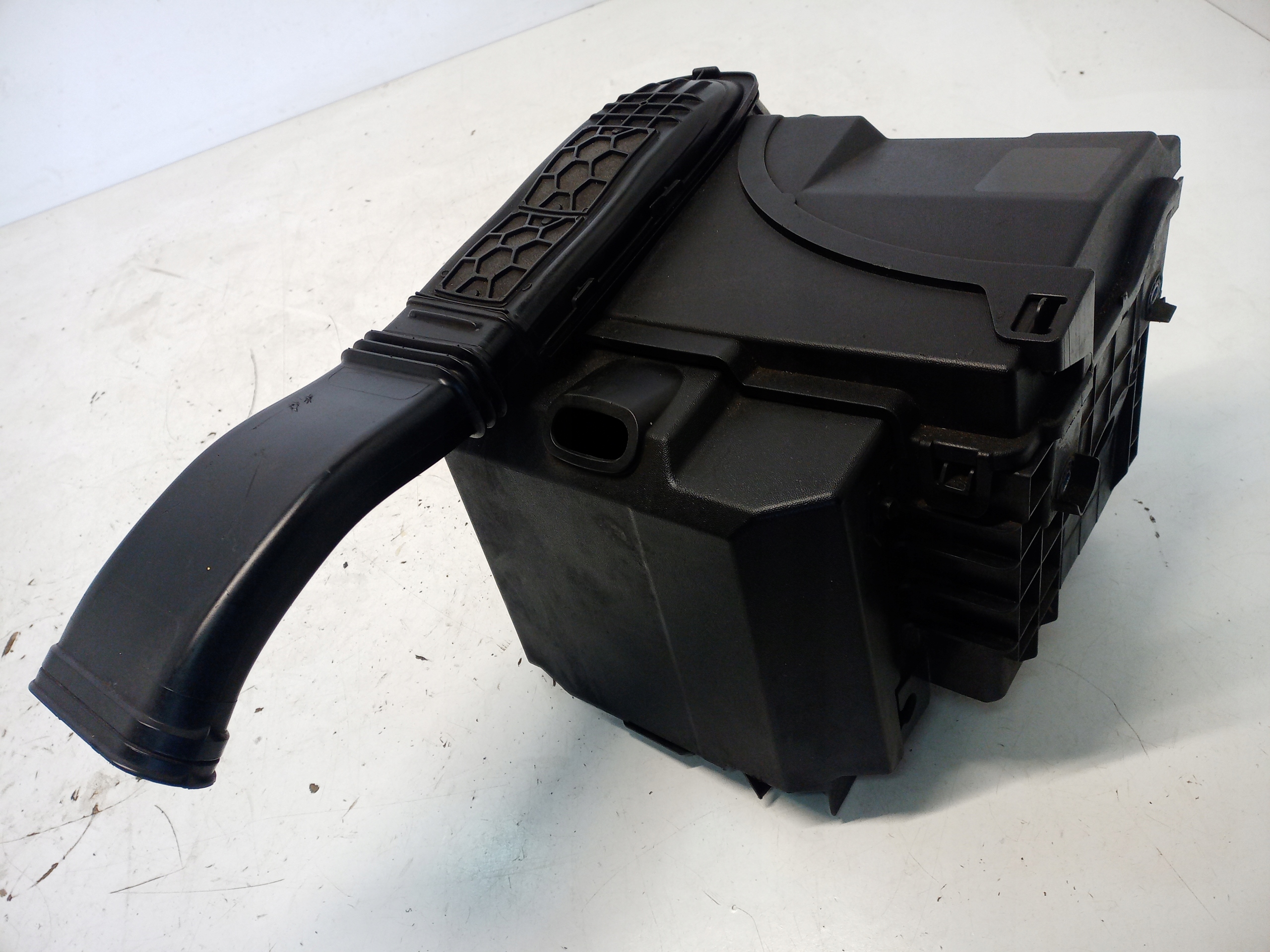 PODSTAWA OBUDOWA AKUMULATORA RENAULT MEGANE IV