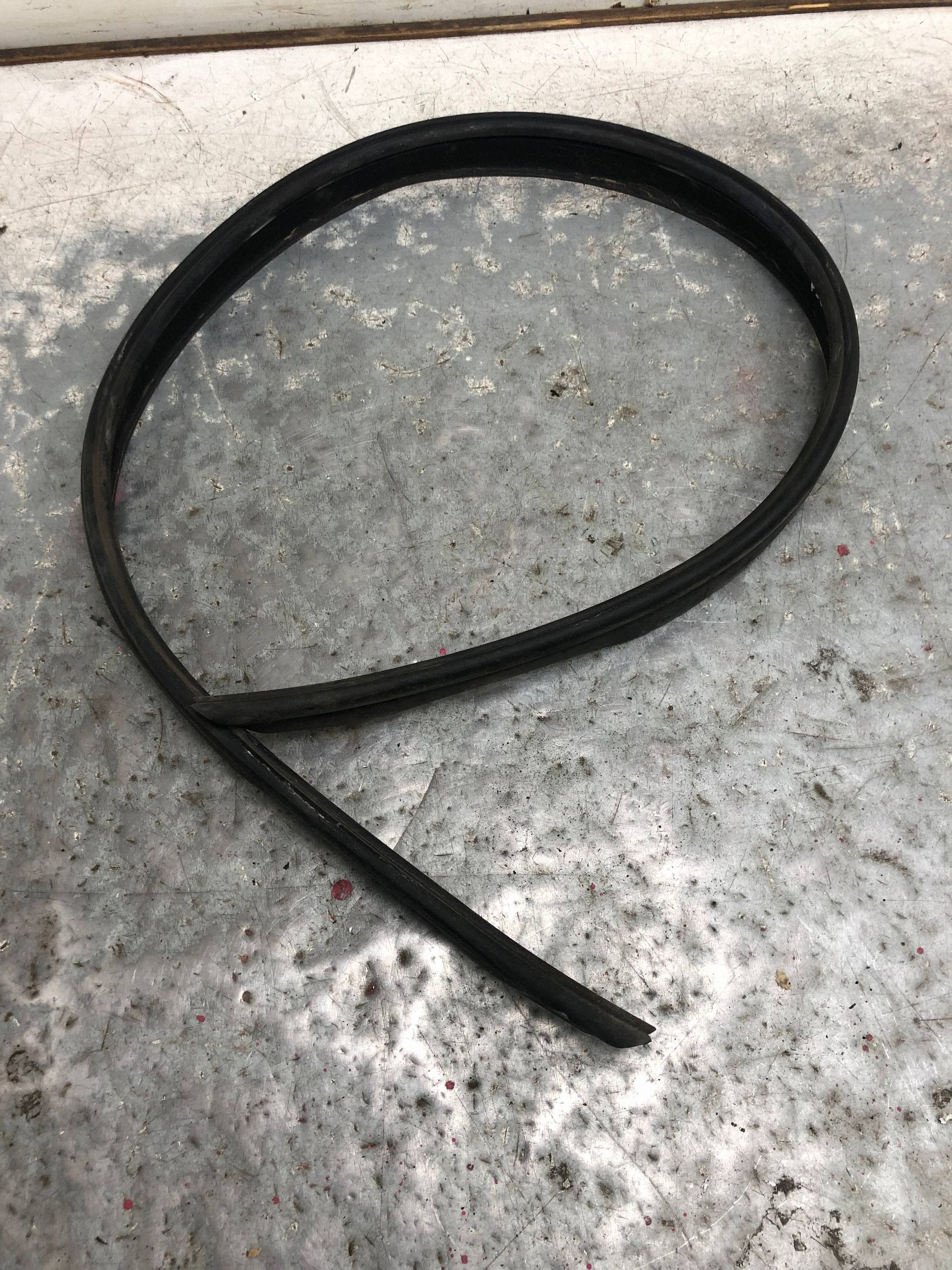 Joint du capot BMW F30 7255802