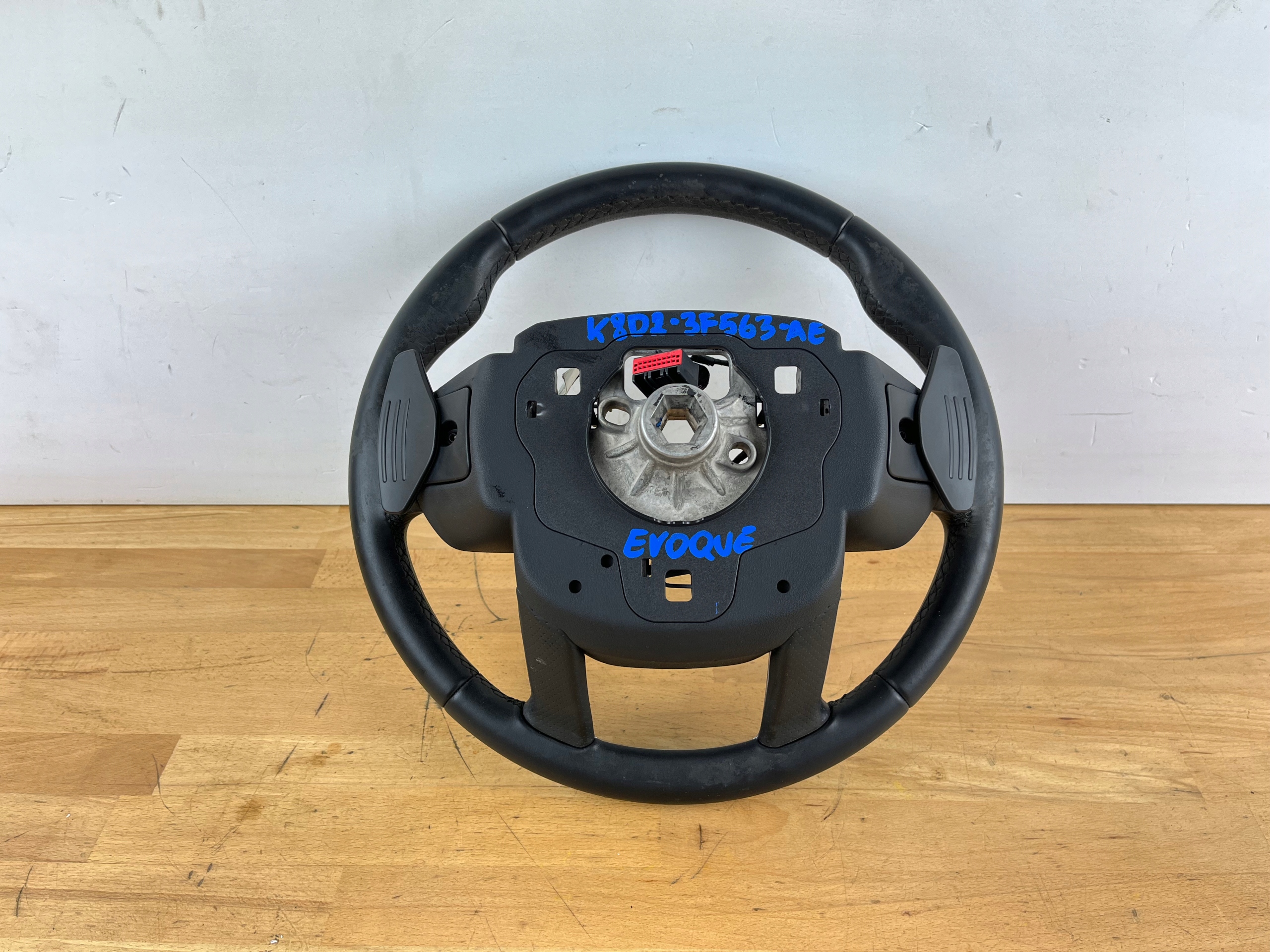 steering wheel, leather MULTIFUNKCJA with shifting LAND ROVER EVOQUE L551 K8D2-3F563-AE